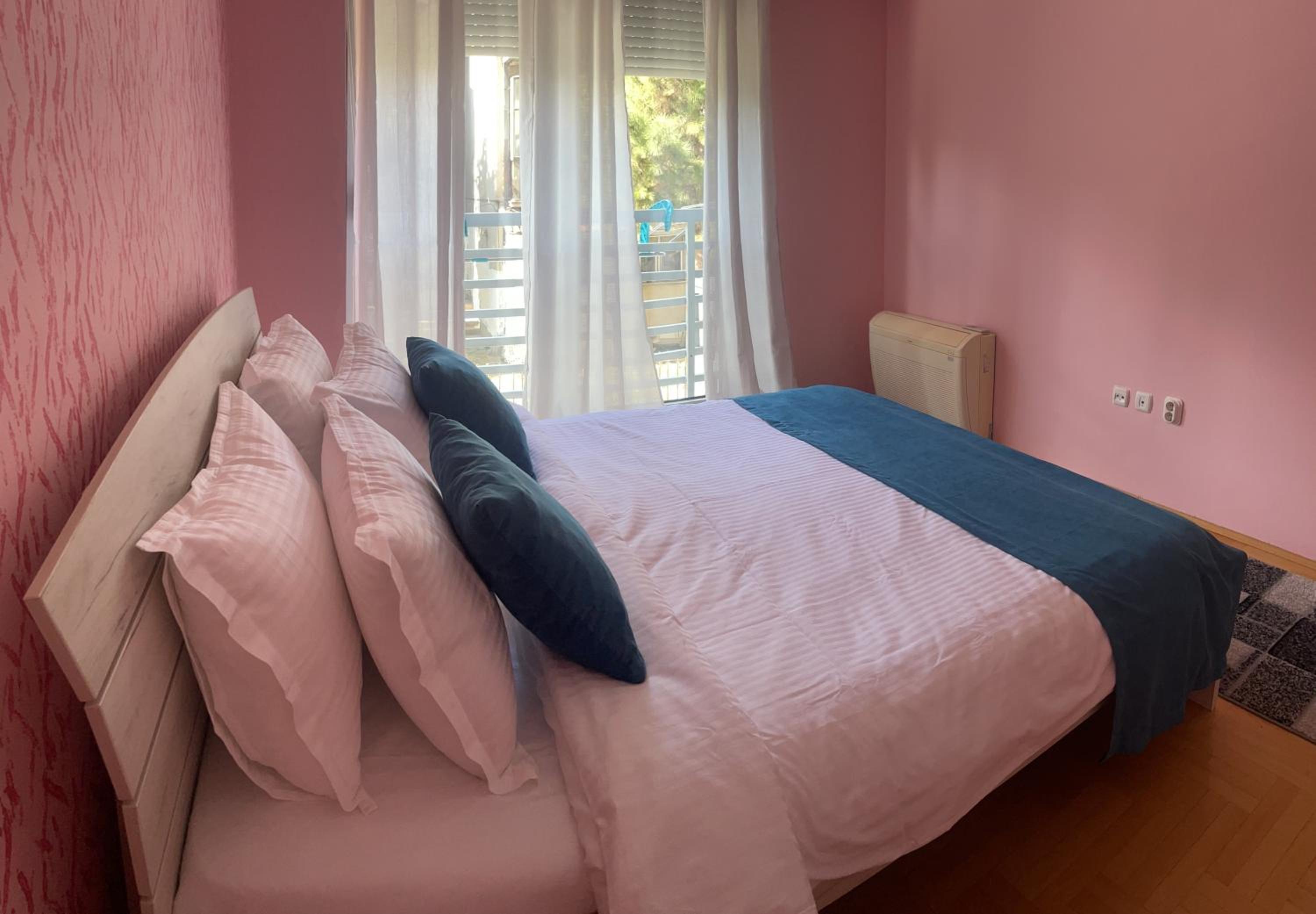 Charming Modern Condo near City Center Free Parking & Fully Equipped