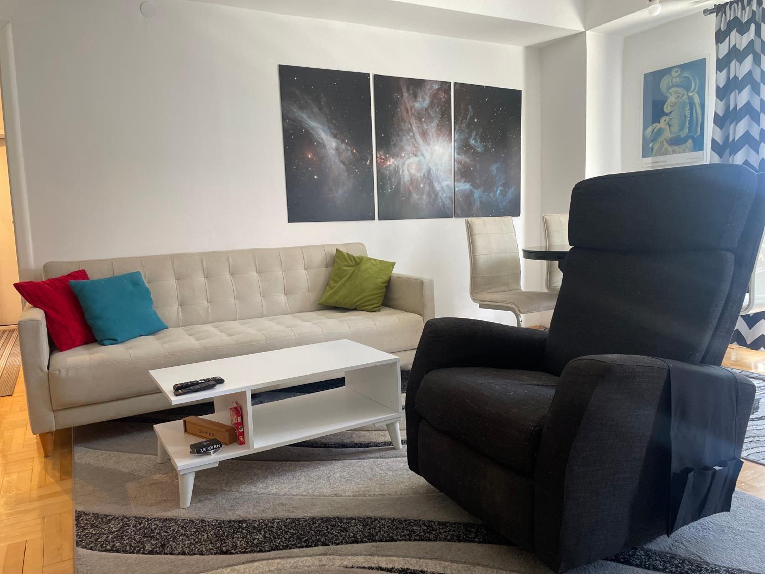 Charming Modern Condo near City Center Free Parking & Fully Equipped