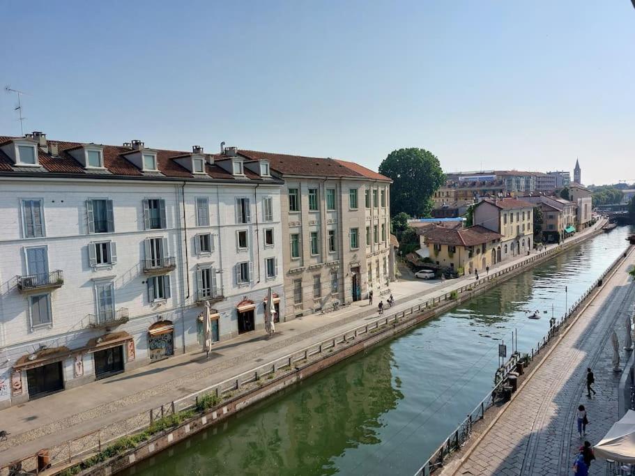 The painter house on the river
