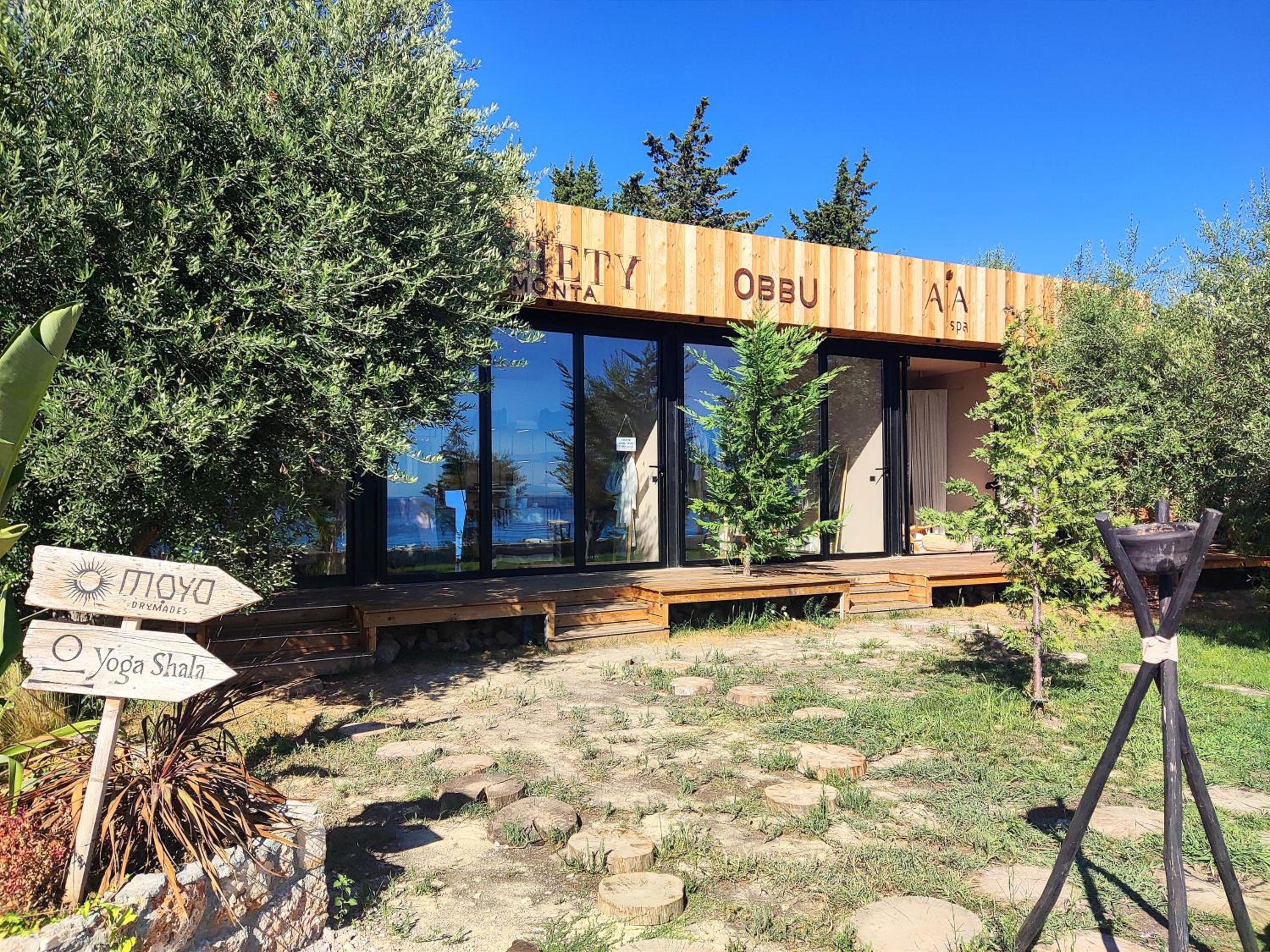 Olea Residence, Luxury sea view apartment with private beach