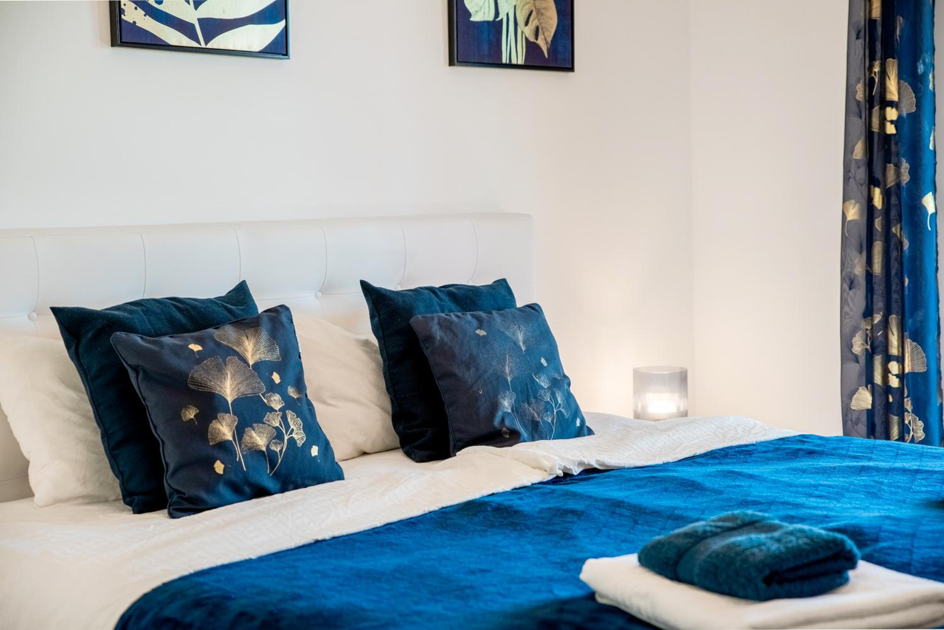Casares Costa Gem: 2BR with Pool view 5