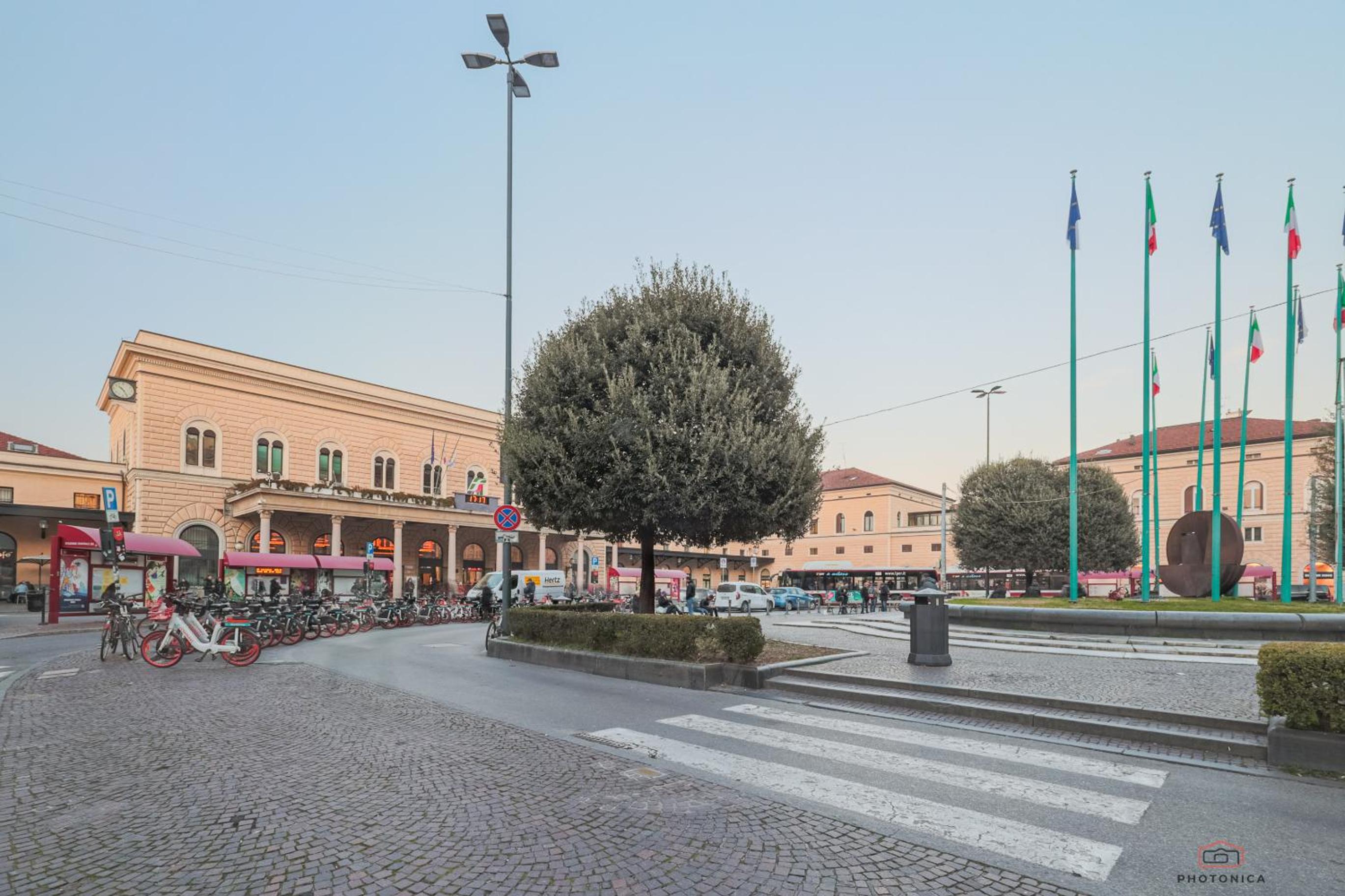 Front Station Apartment - Stazione Centrale di Bologna photo 3