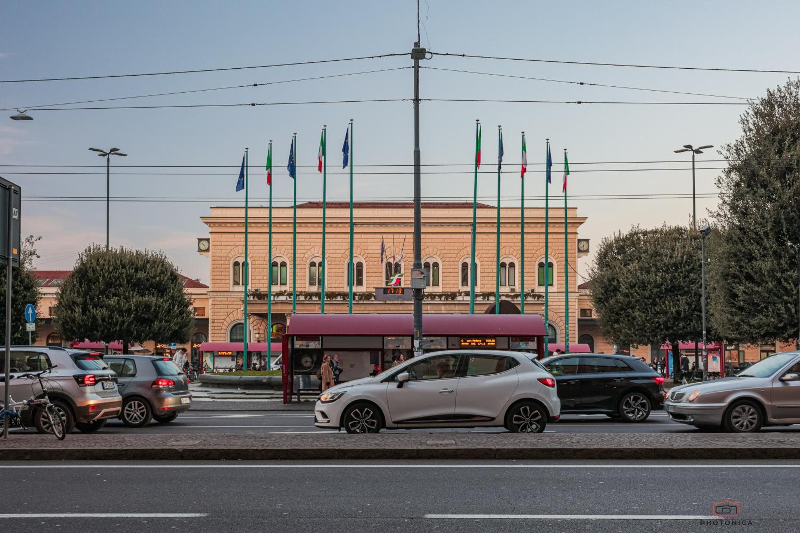 Front Station Apartment - Stazione Centrale di Bologna photo 4