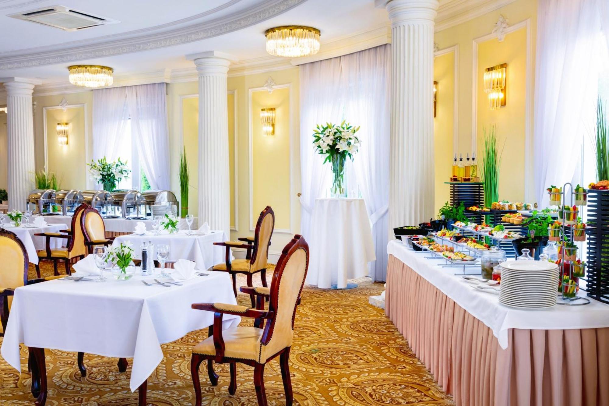 Pałacyk Otrębusy Business & Spa