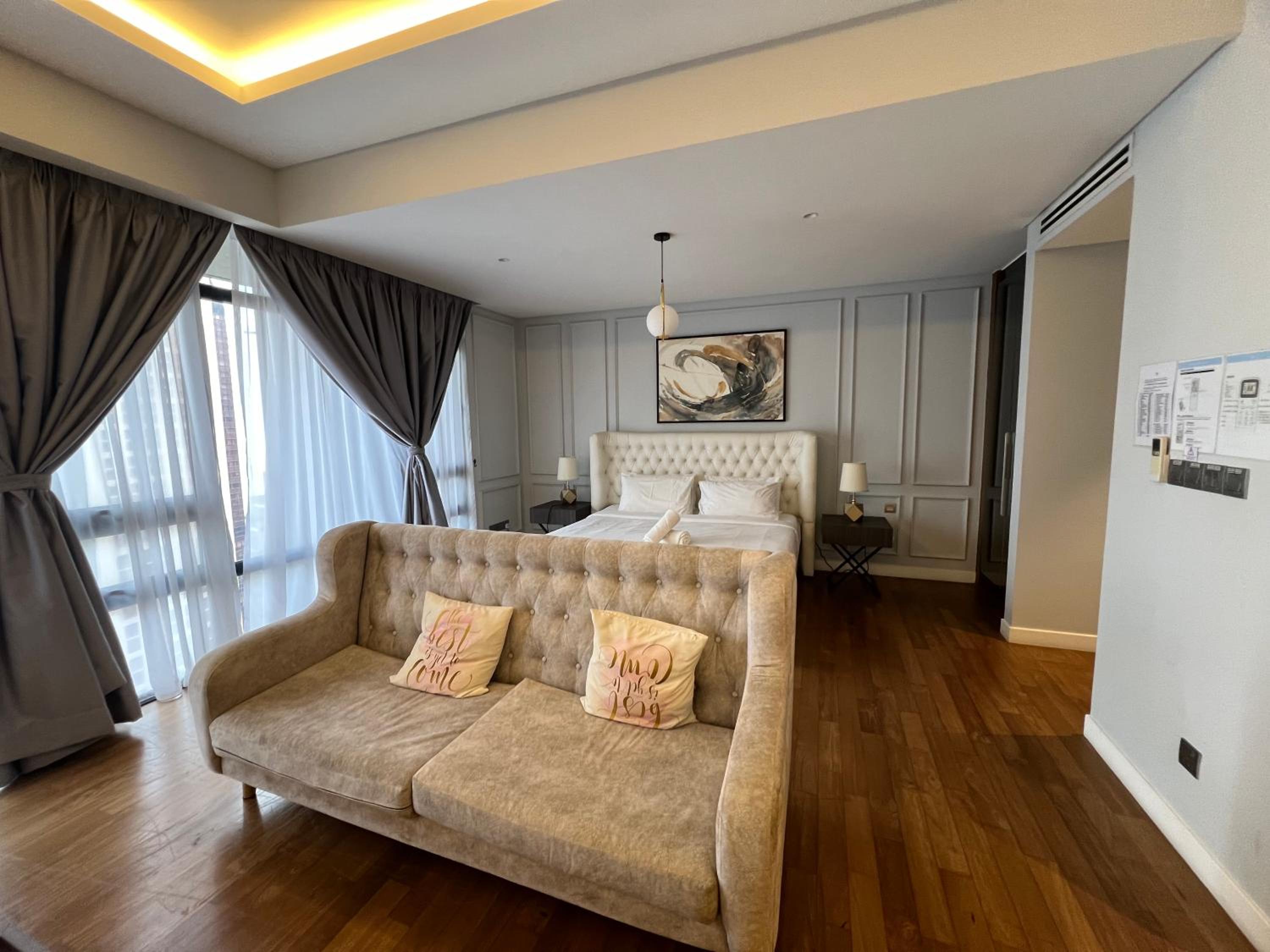 Anggun KL MY