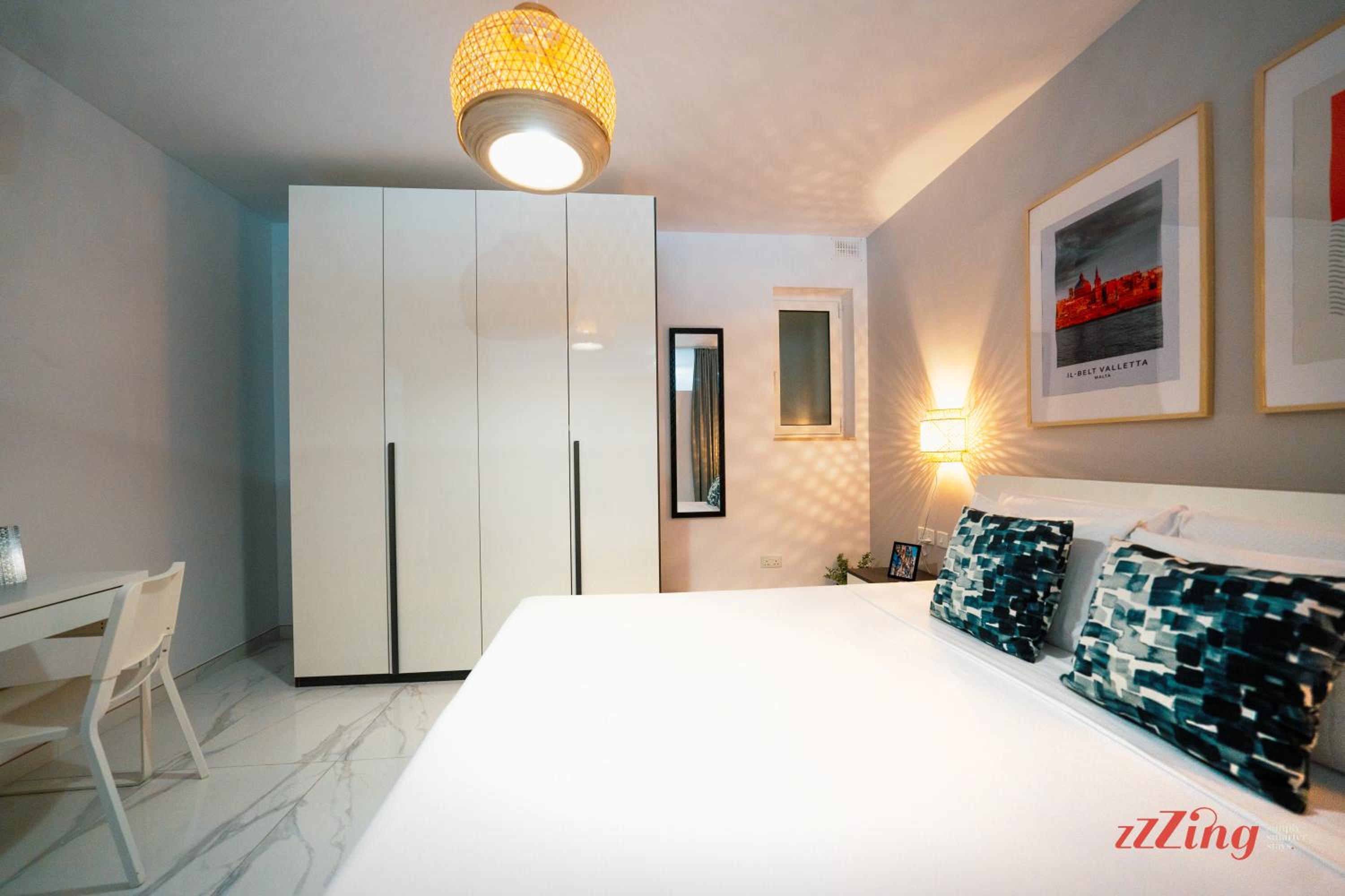 A Stylishly Chic Holiday Home photo 2
