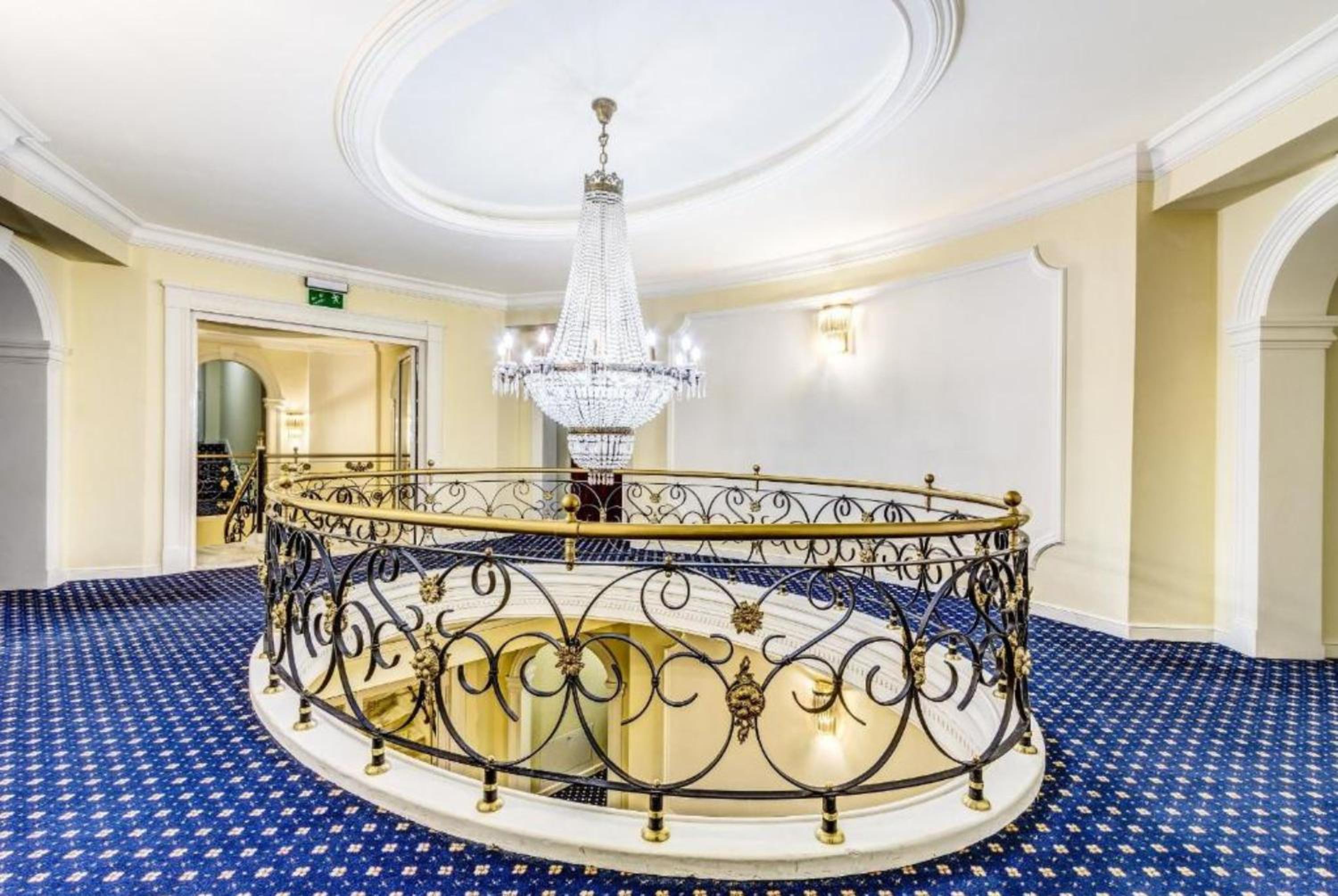 Pałacyk Otrębusy Business & Spa