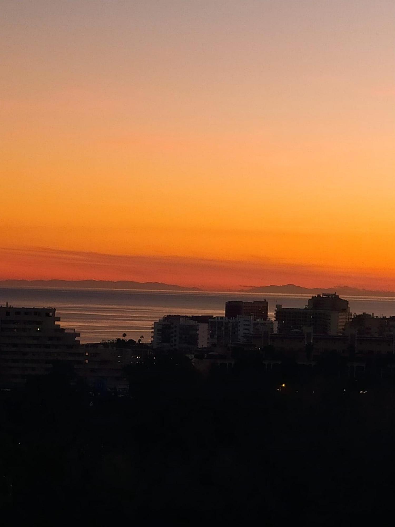 Golden Sunset Sea View Premium Apartment