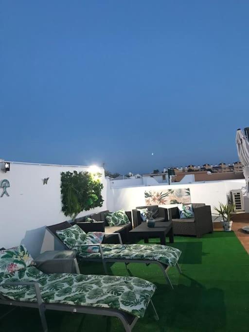 Apartment with sunny private rooftop terrace