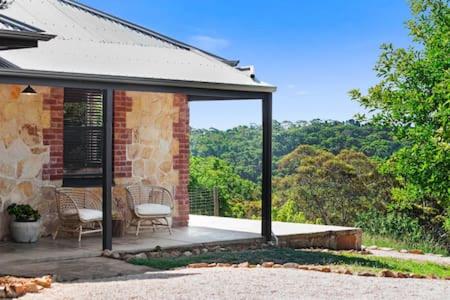 Rossini's Cottage - Hills Escape