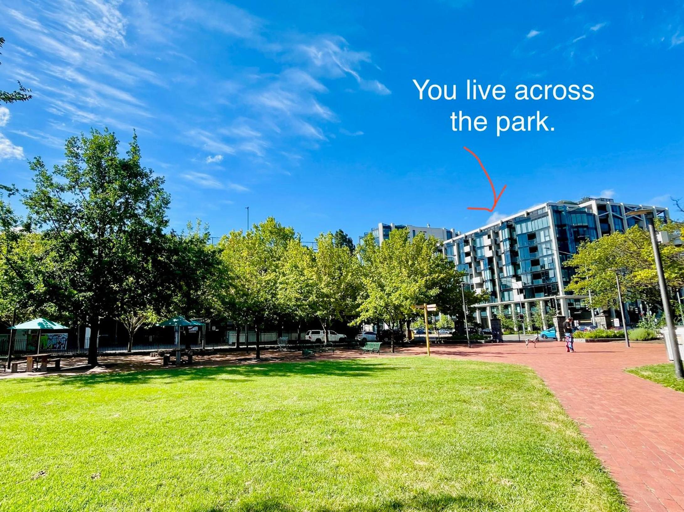 The Metropol 2BR Apt, In the heart of CBD 2b1b1c, Free parking, Wi-Fi