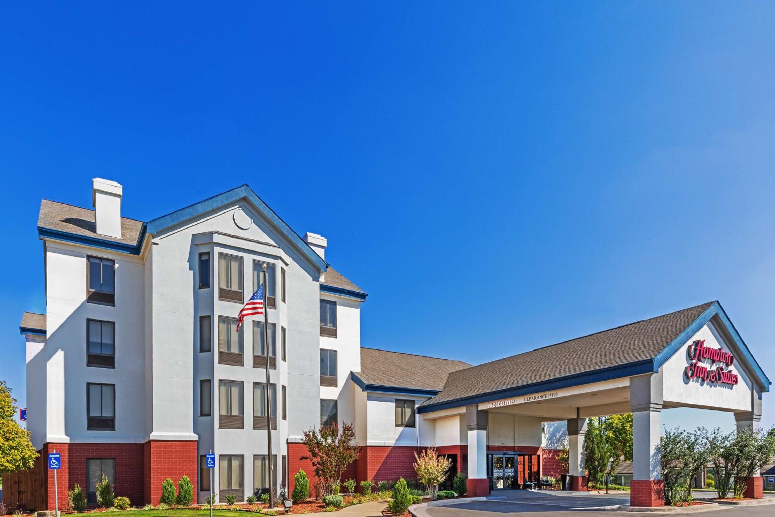 Hotel Hampton Inn & Suites Tulsa-Woodland Hills - Image 1
