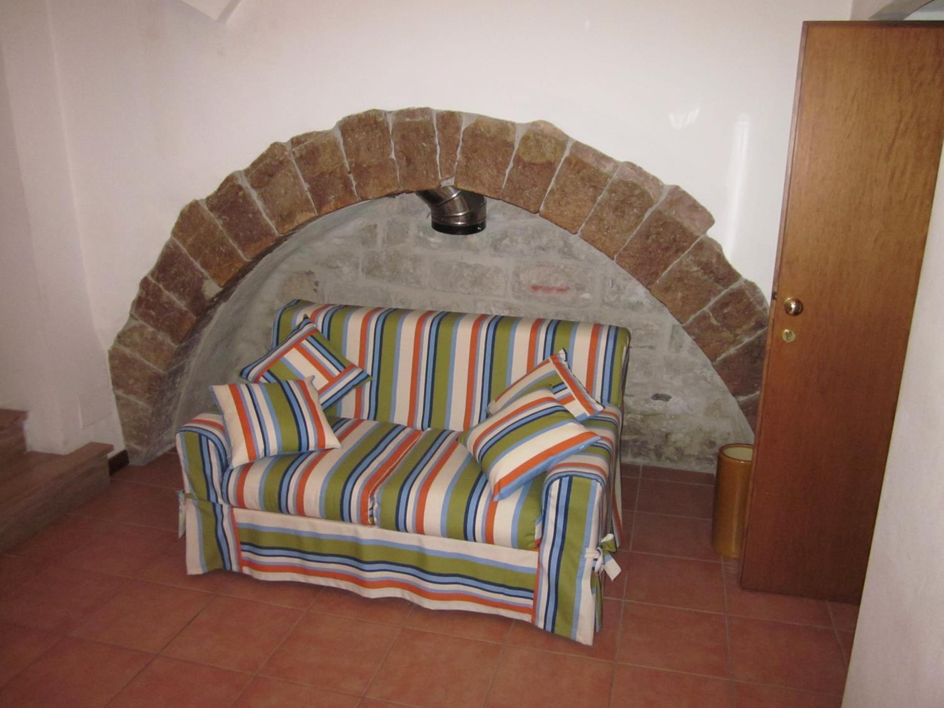 Photo 33