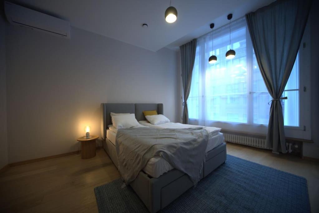 3 bedroom apartment in the Old/T view 3