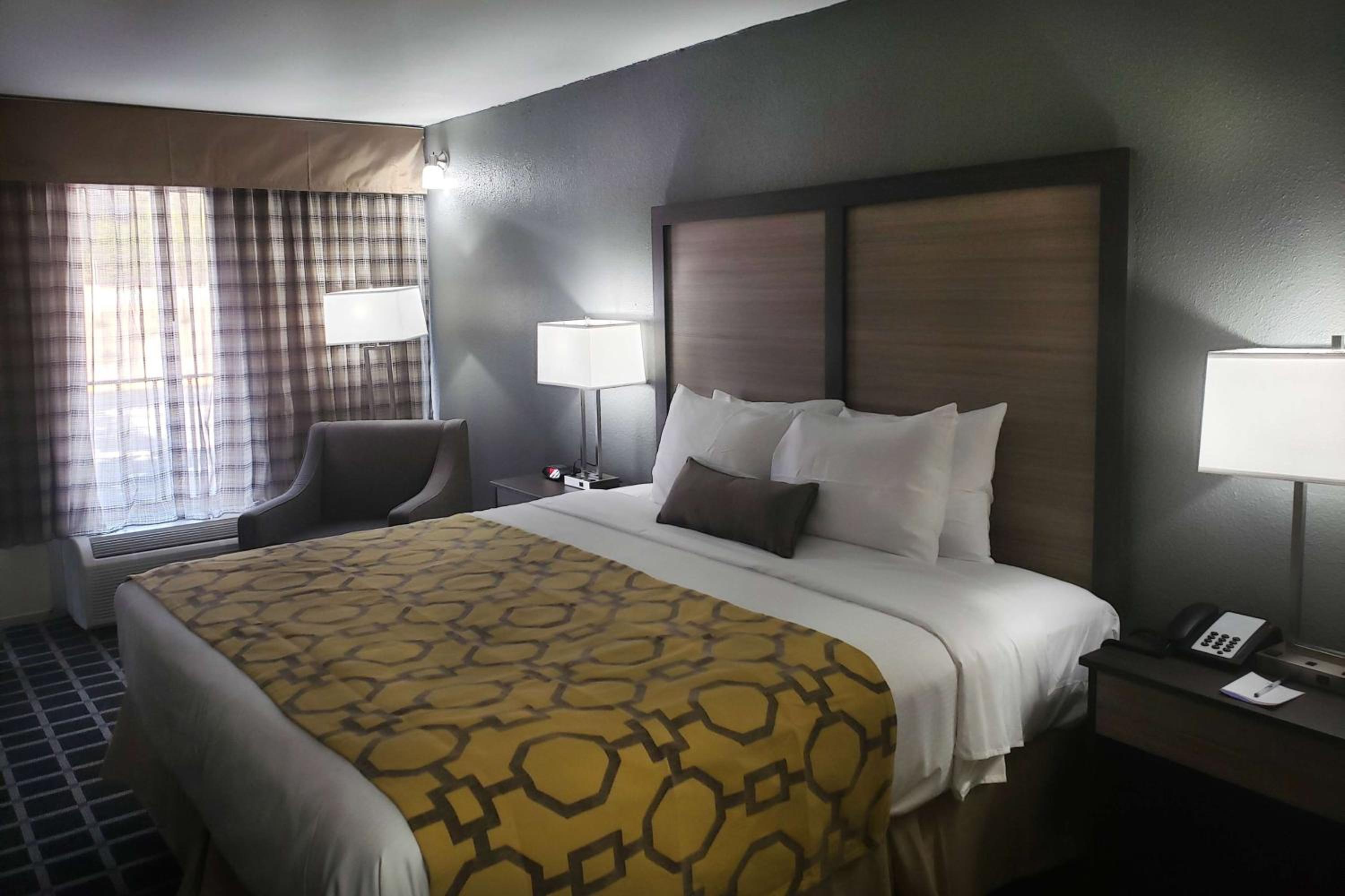 Baymont by Wyndham Morganton view 5