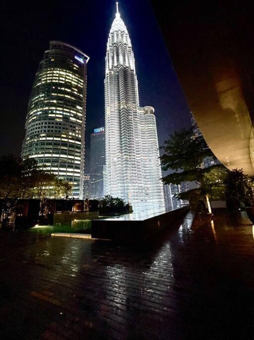 1 min to KLCC Twin Tower