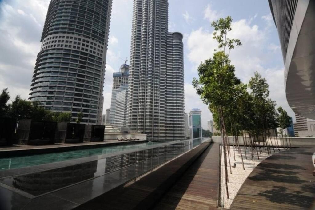 1 min to KLCC Twin Tower