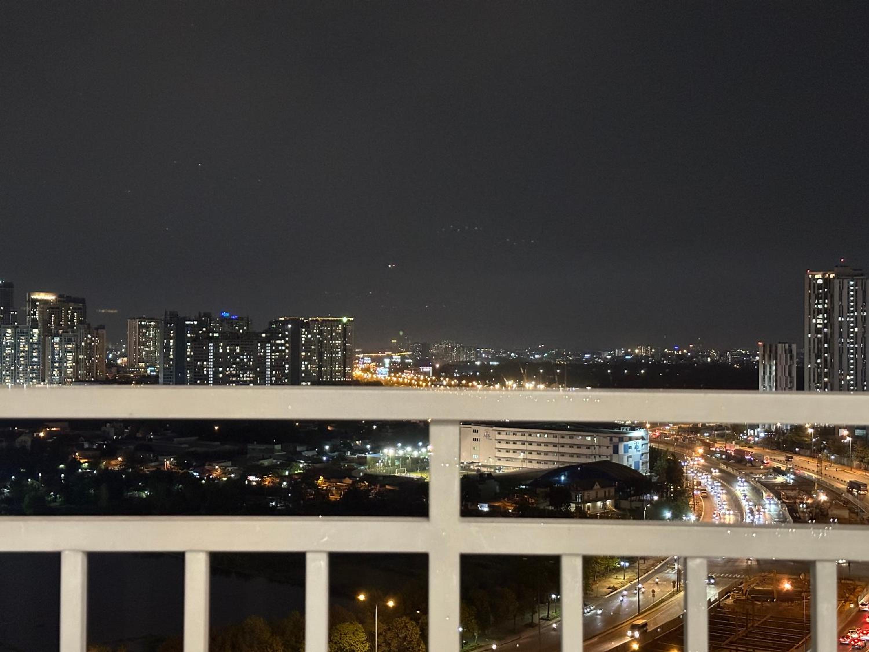 2 Bedrooms At The Sun Avenue In The Center Of District 2 With Overflow Swimming Pool