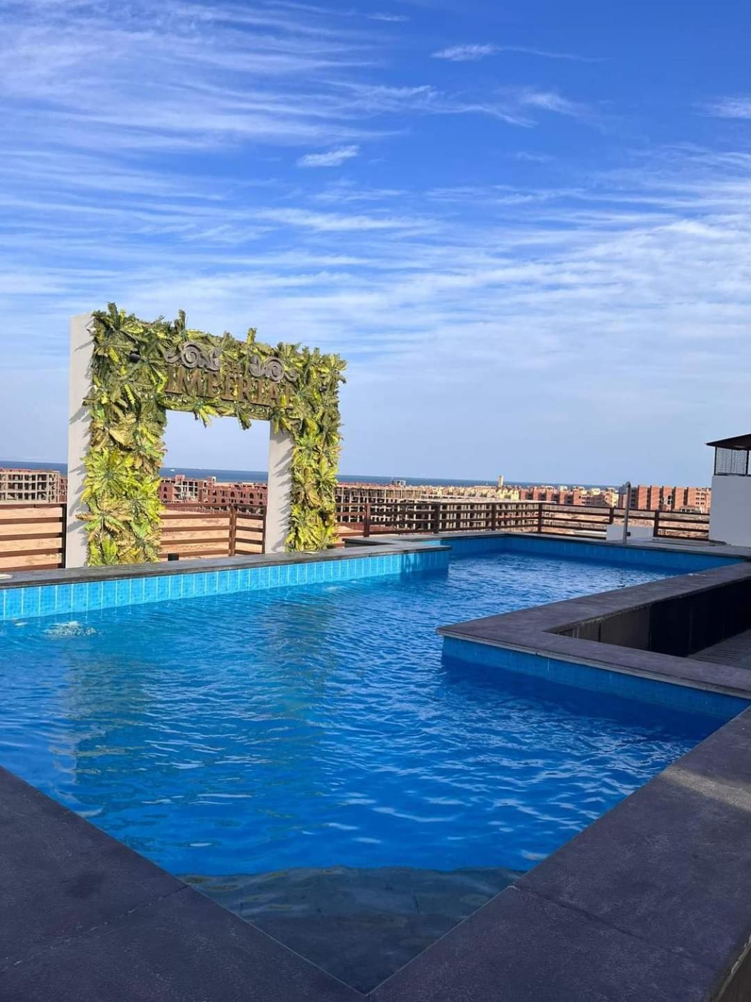 Studio Sleeps 2 with Balcony Pool & Parking