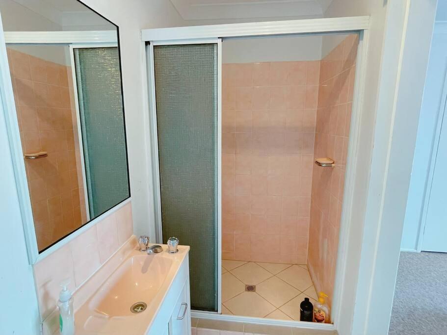 Cheerful 5 Bedroom Holiday Destination