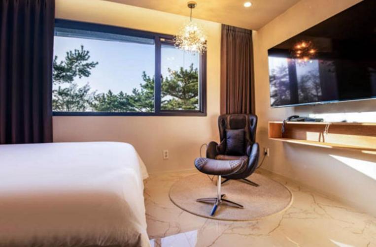 For You self service motel view 4