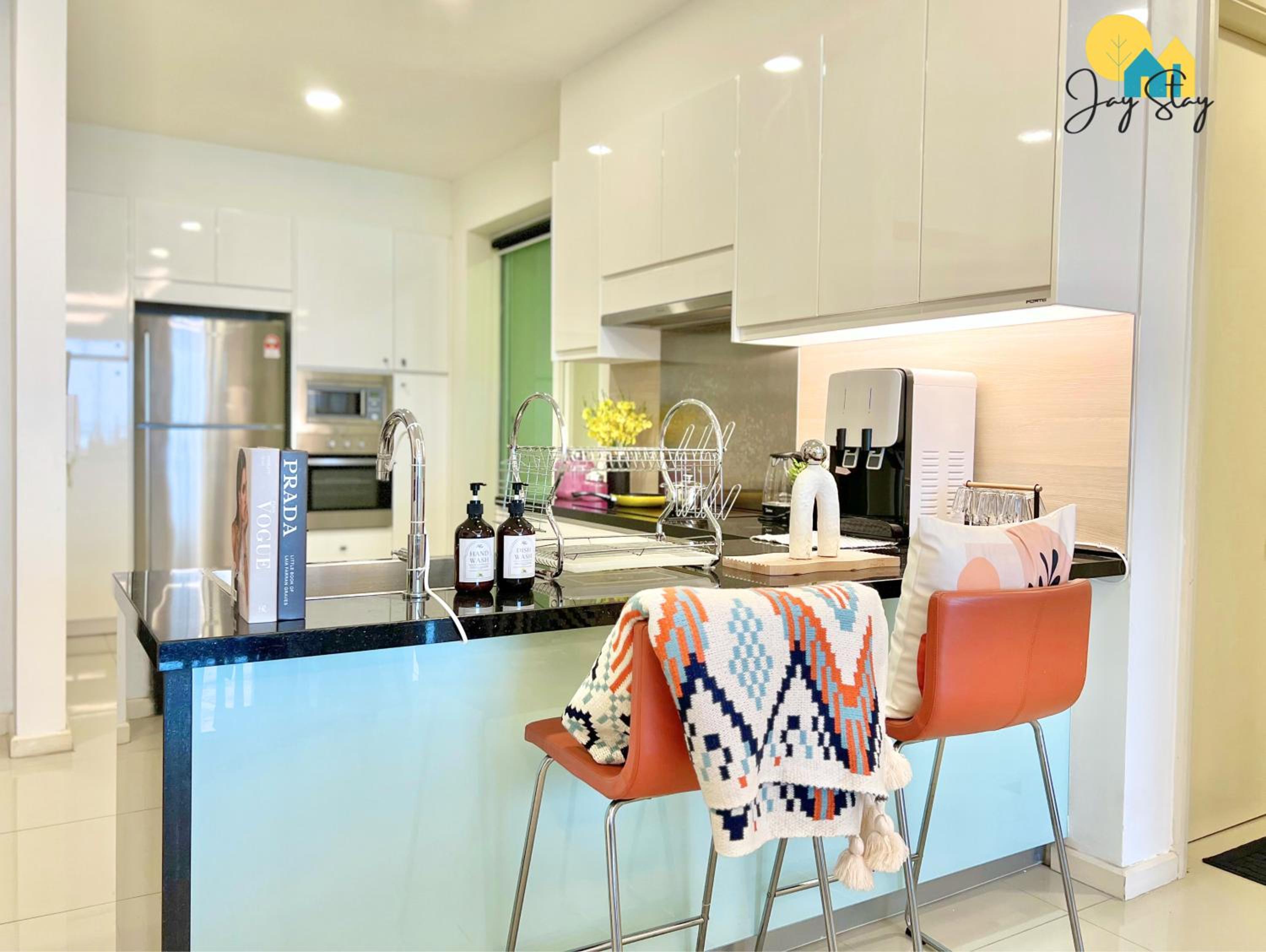 NEW! The Shore l 3BR l 6-11pax l Direct Mall Access l City Centre l River View l Jonker Street by Jay Stay Management view 3