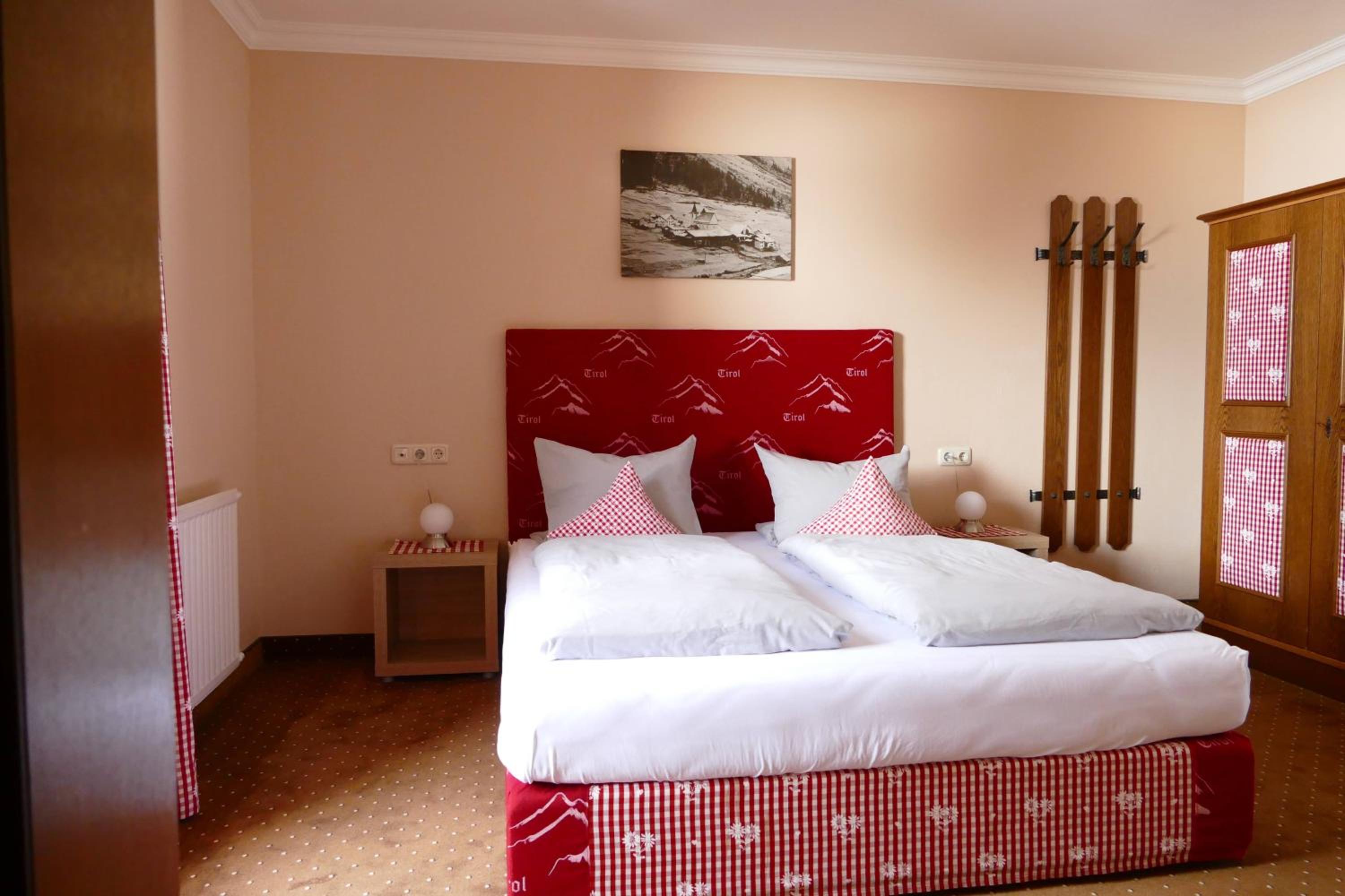 Pension DORFPLATZL Pitztal