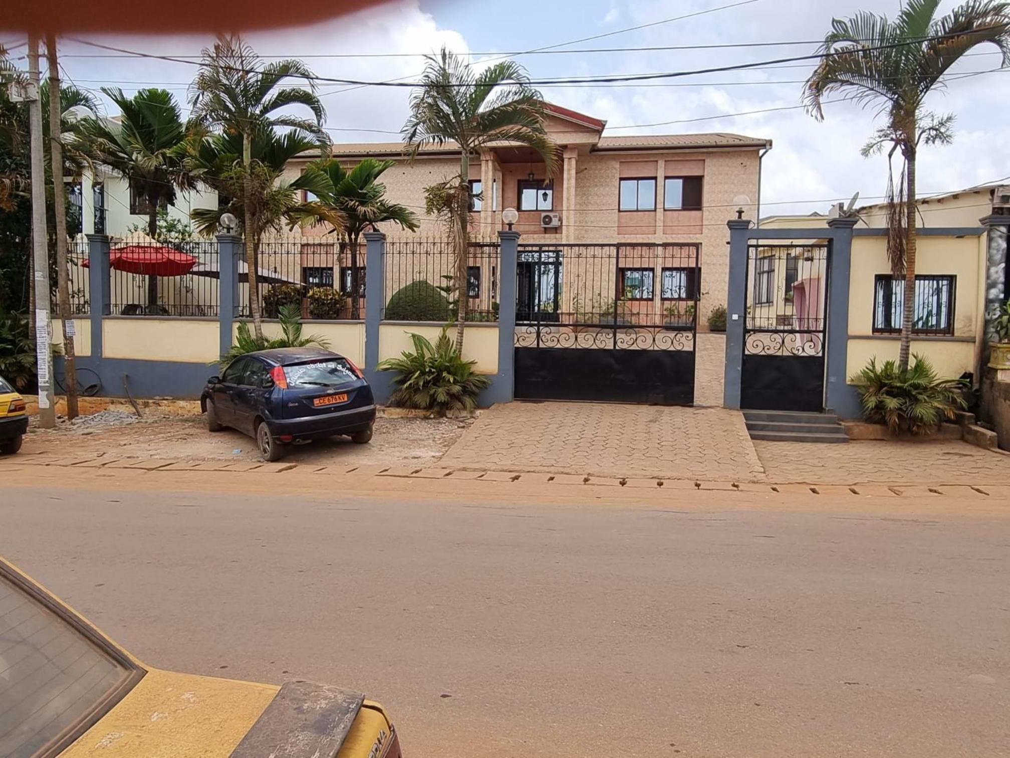 APPART HOTEL MIREILLE