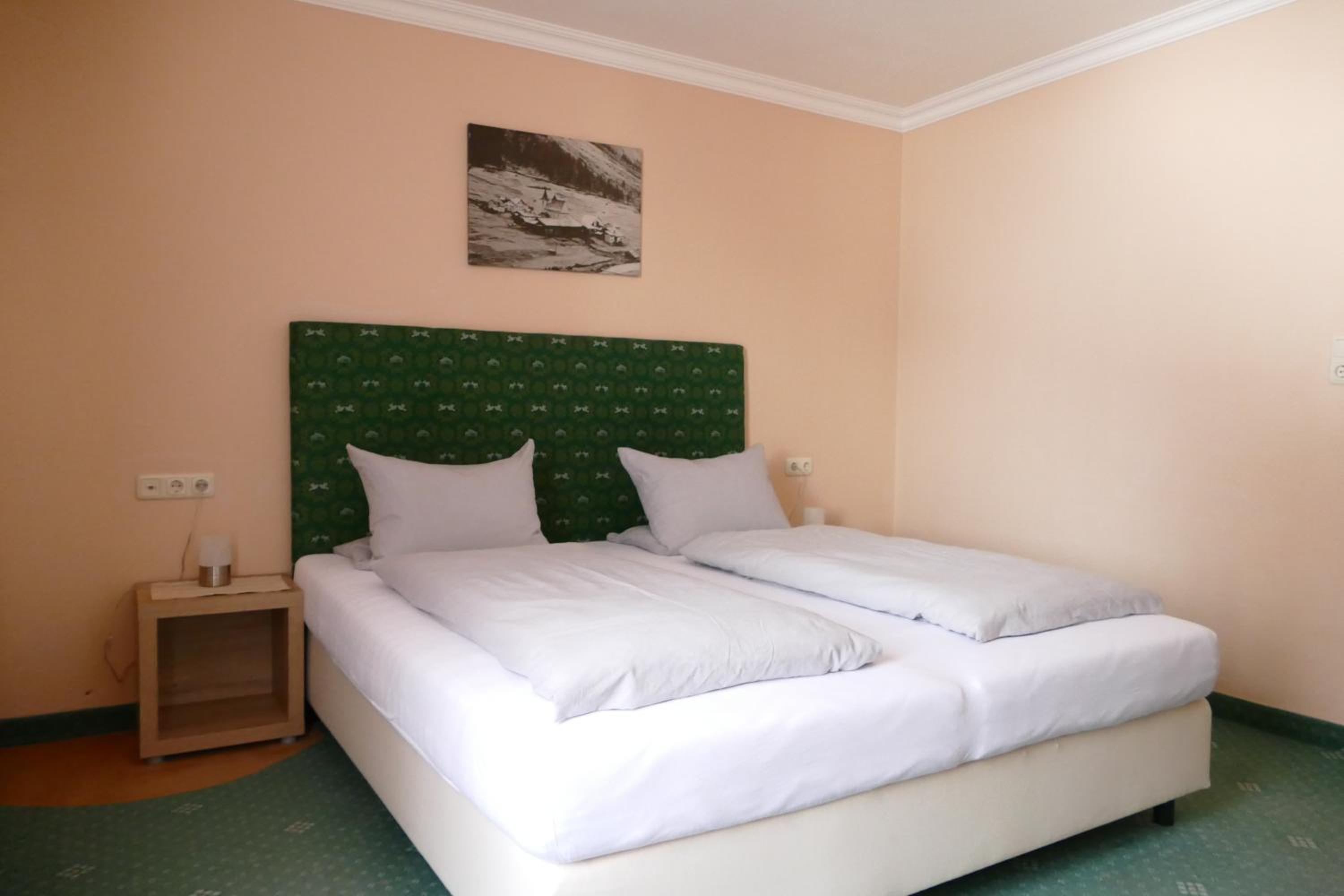 Pension DORFPLATZL Pitztal