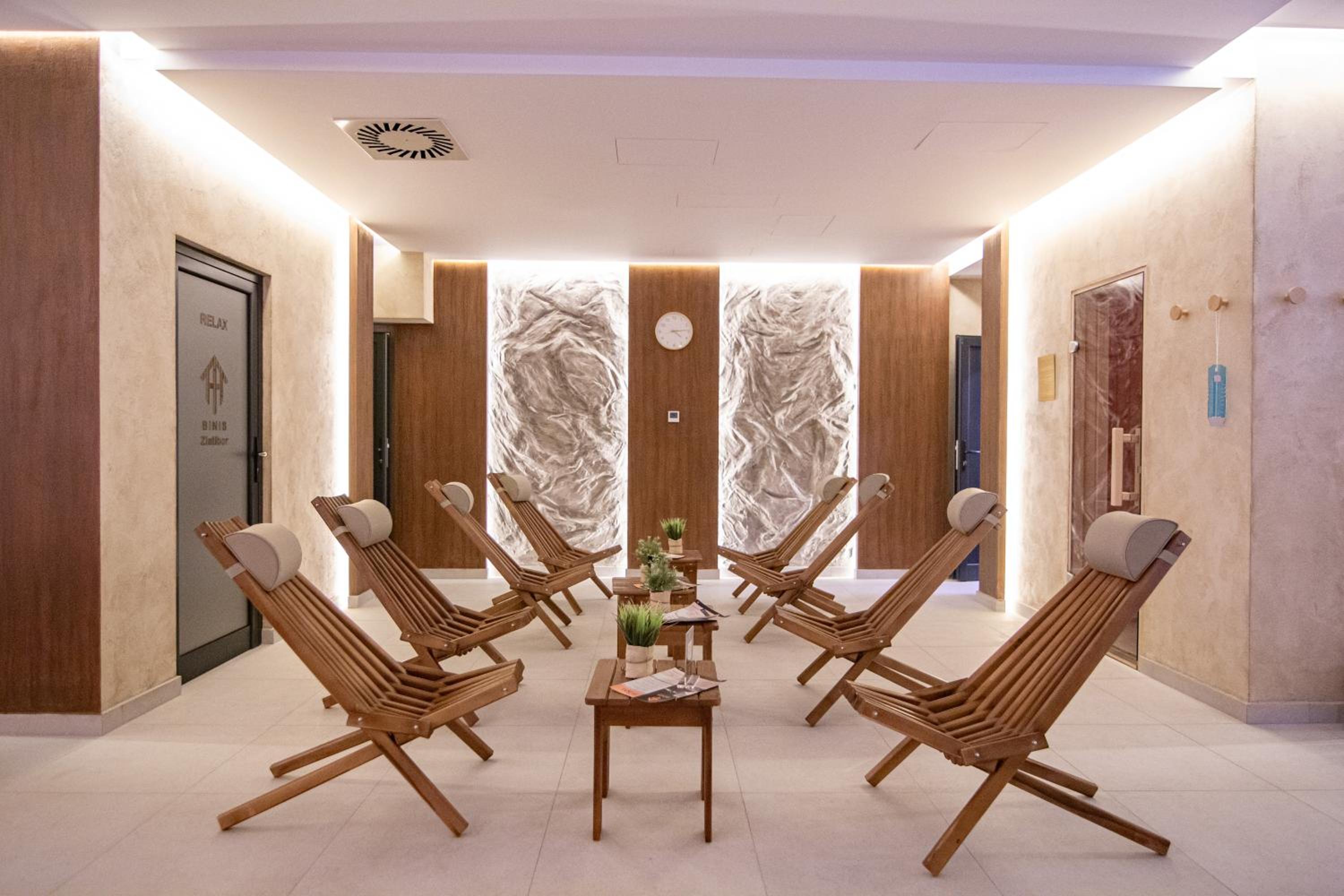 Apartman Holiday Binis Spa view 4