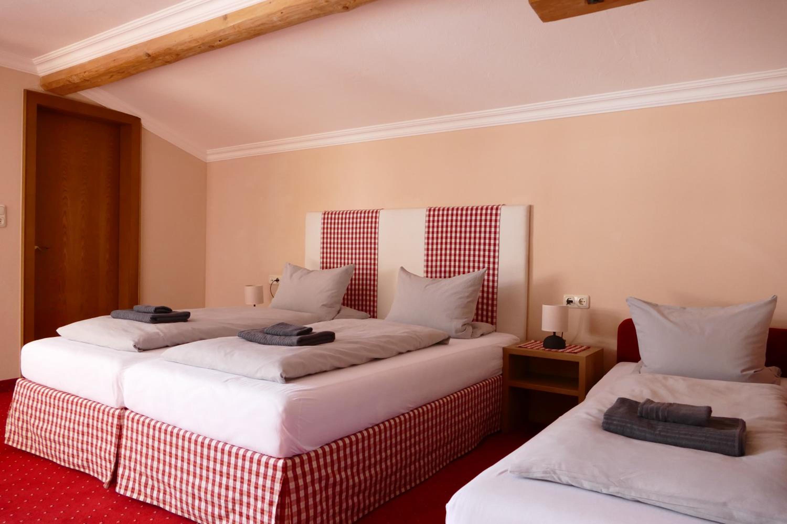 Pension DORFPLATZL Pitztal