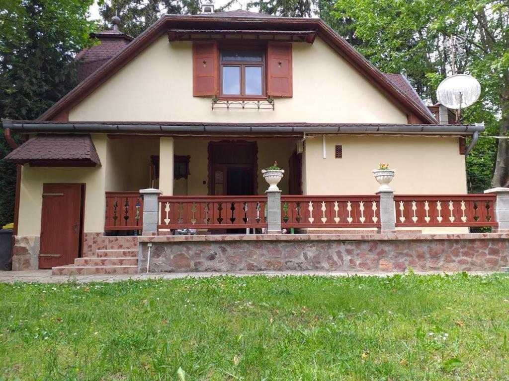 Balatonszemesi Nyaralóház