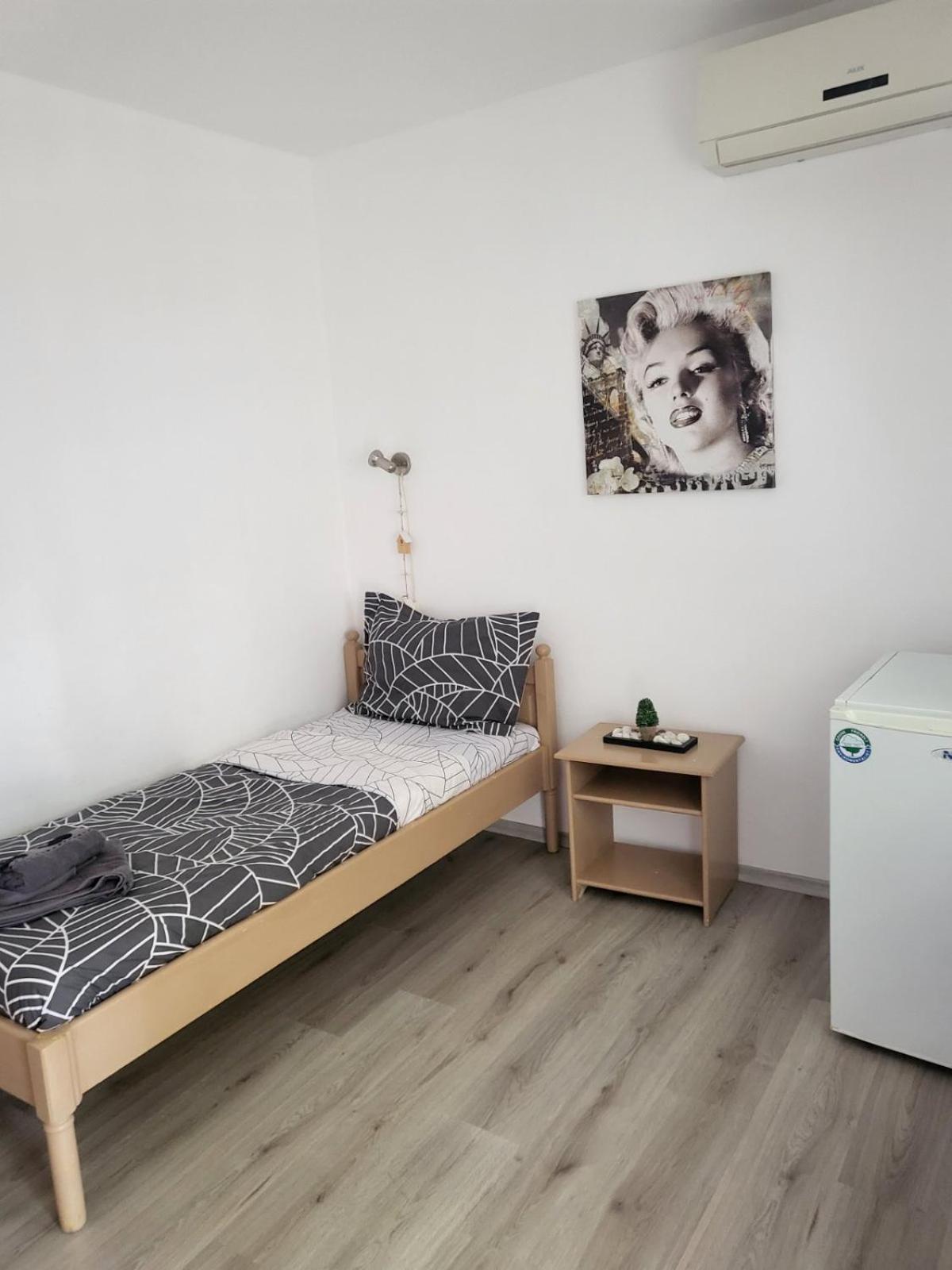 Globus Kiten