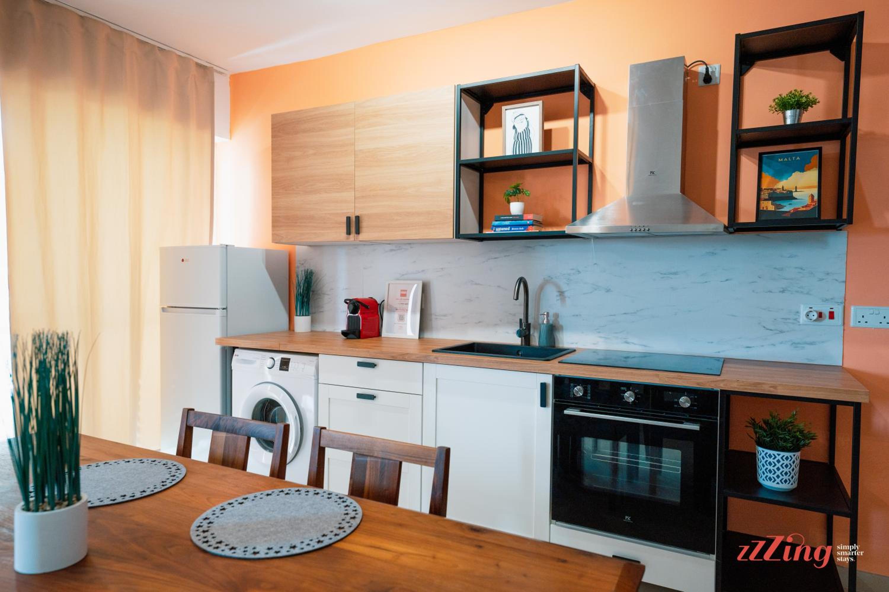 Stylish Duplex Holiday Retreat photo 2