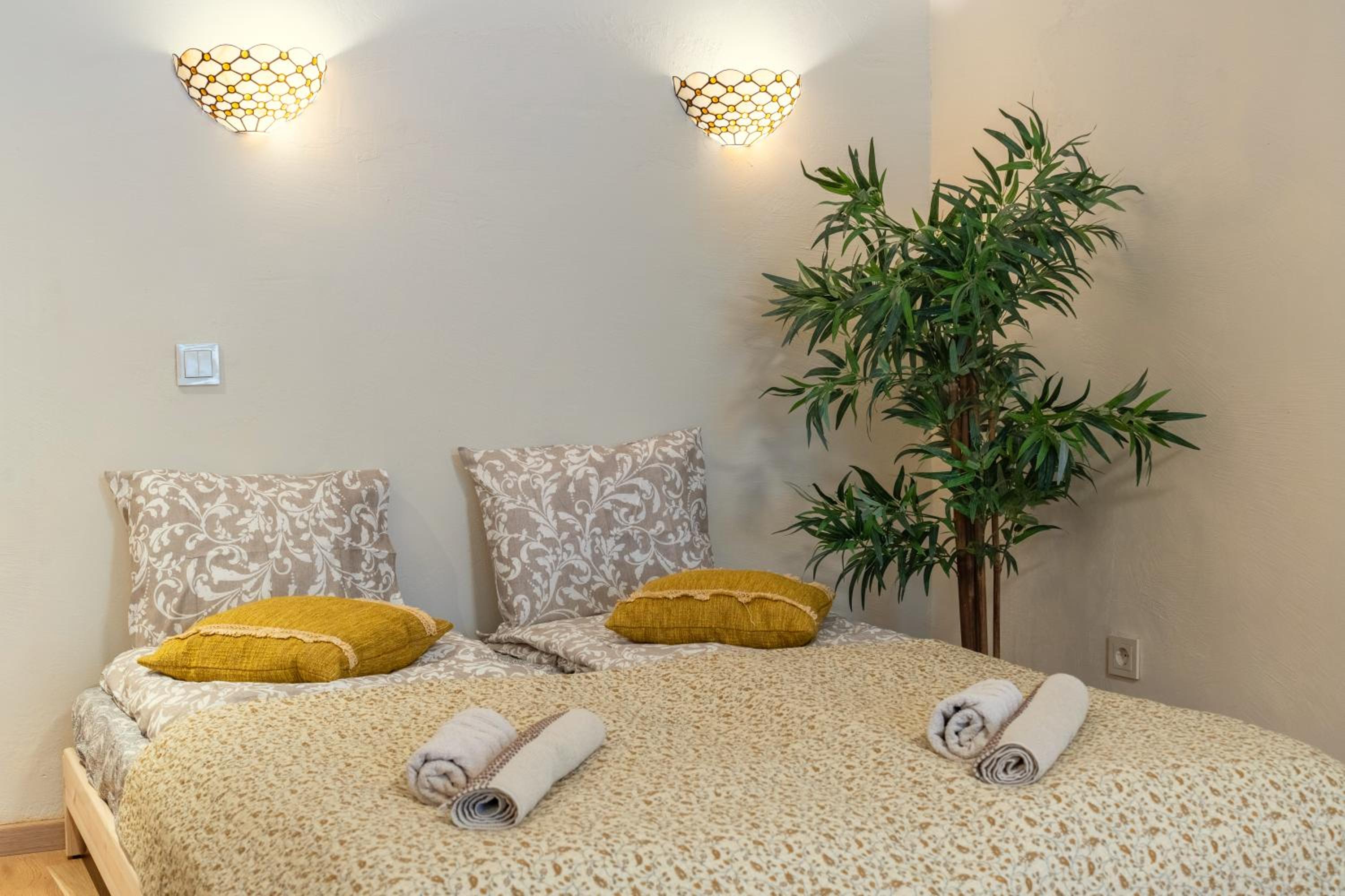 Cozy Suite Roomita view 3