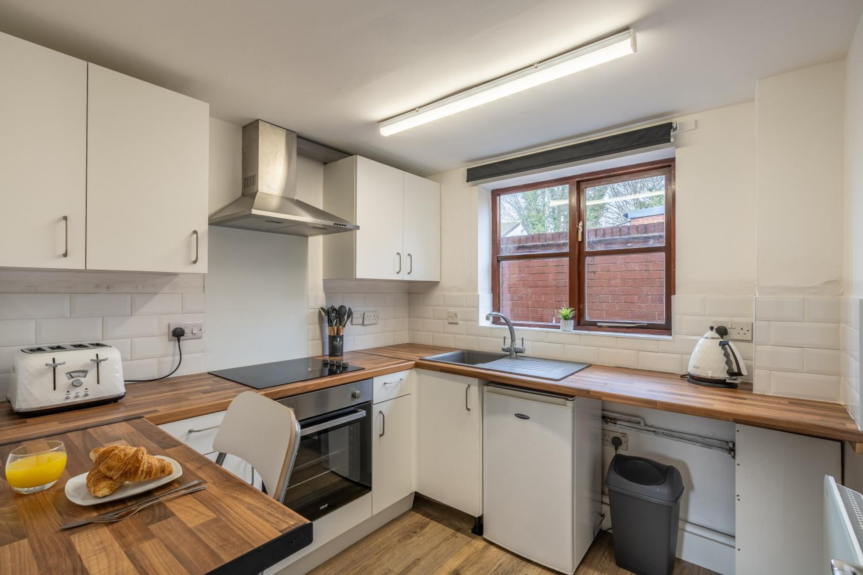 Modern studio flat in Wellington, Telford view 4