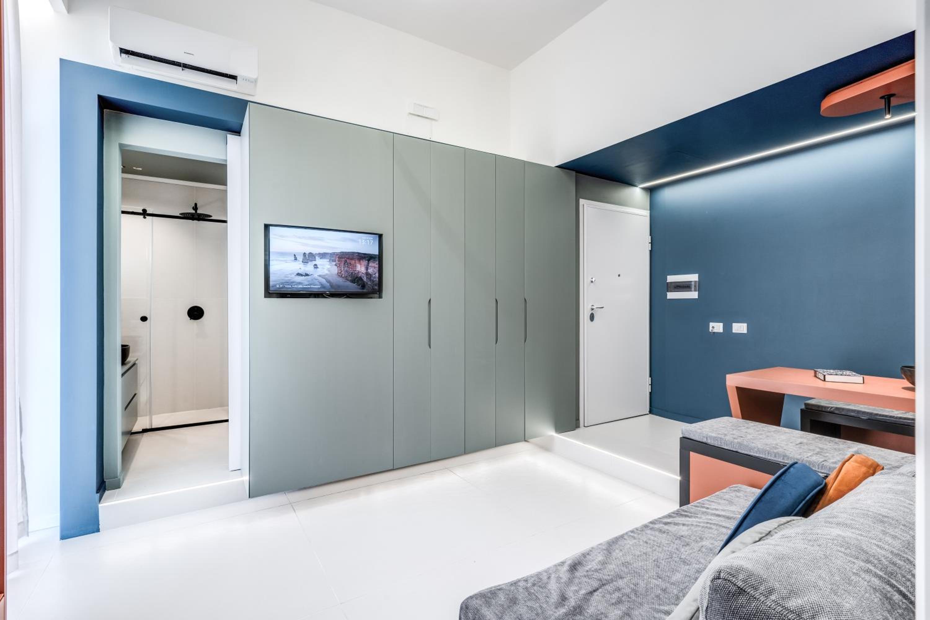 hotel room