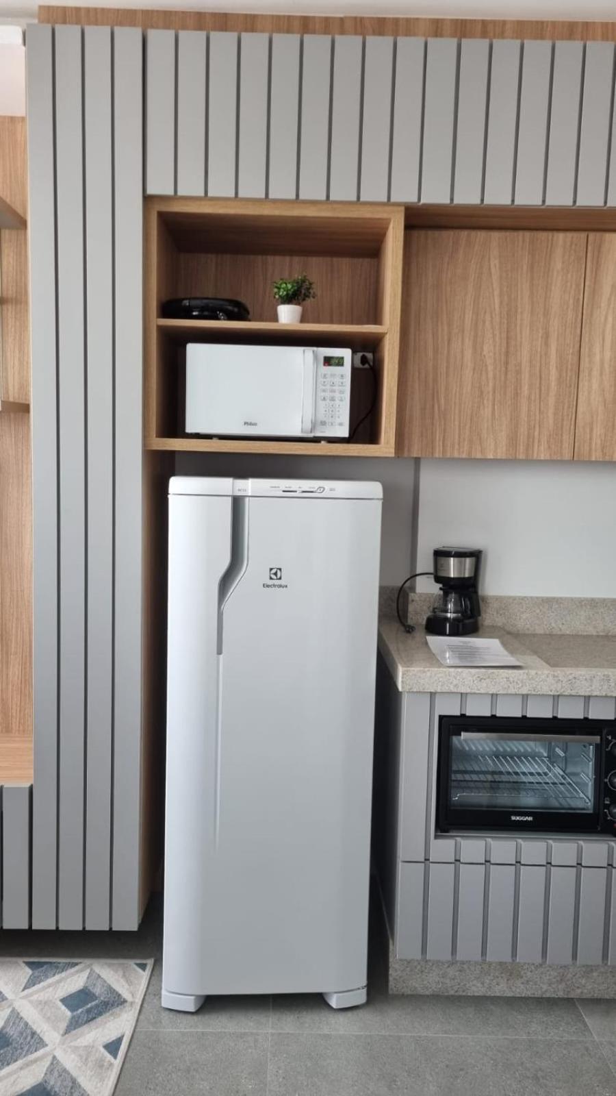 Apartamento ensolarado em condomínio clube
