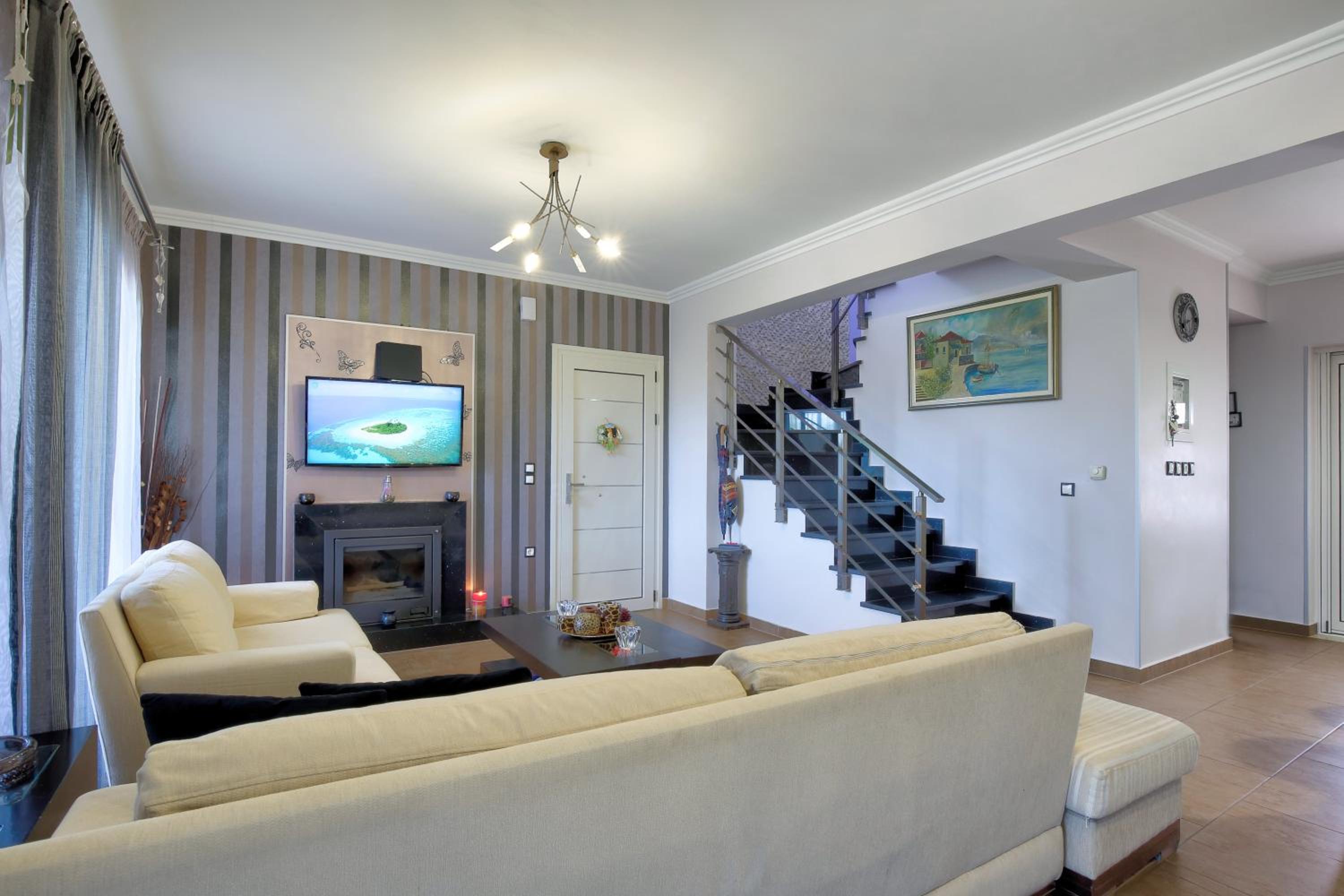 Cozy family home in Katouna