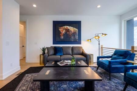 Stylish 4 Bed, Skyline Views from Rooftop, Garage , Gourmet Kitchen, Cozy Living Space, Dedicated Parking, Near Distilleries, Marathon Village & Nightlife, view 5