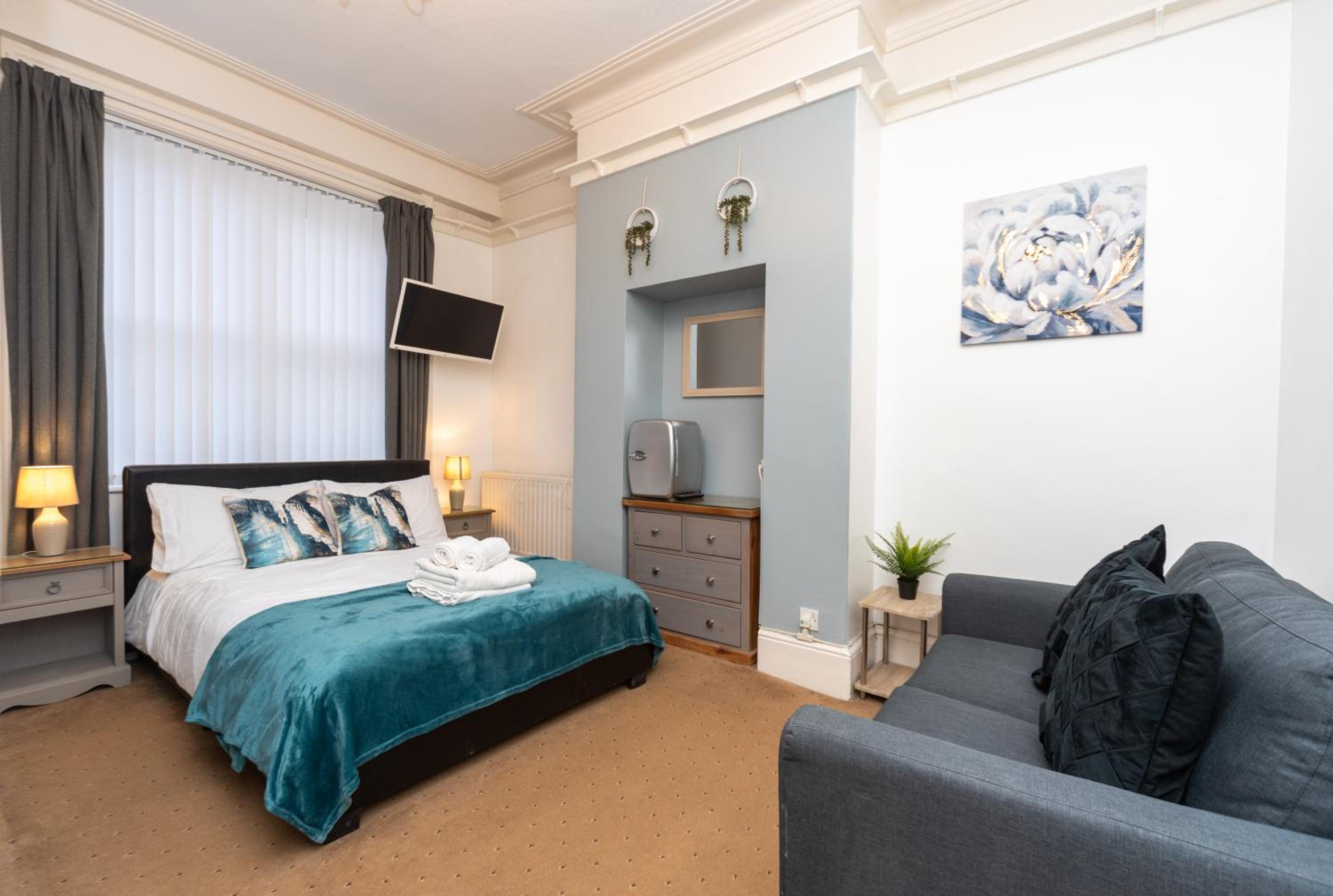 Coastal One Bedroom Apartment Great Yarmouth view 5