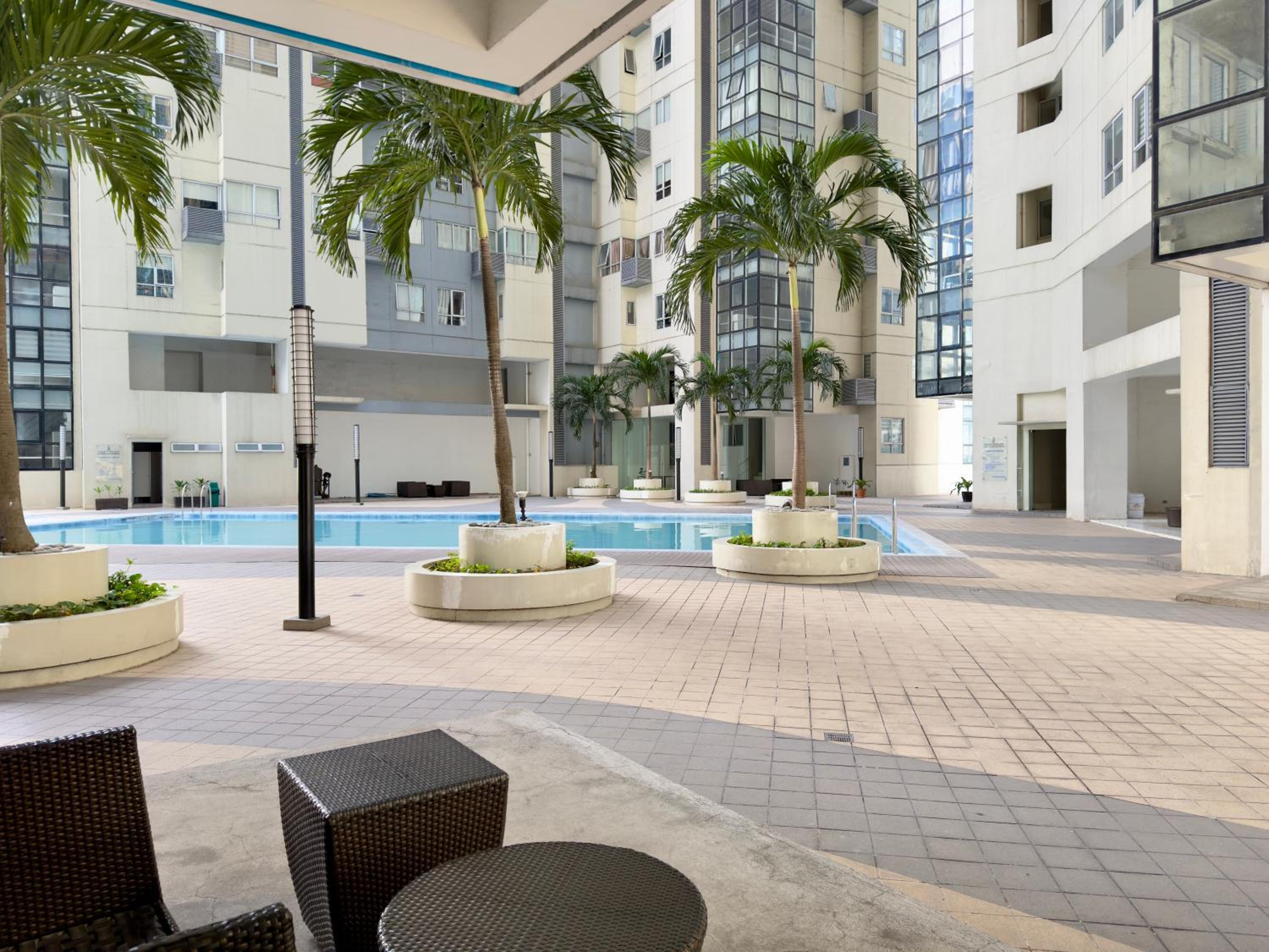 2BR condo in BGC with WiFi/Netflix/Disney+ view 3
