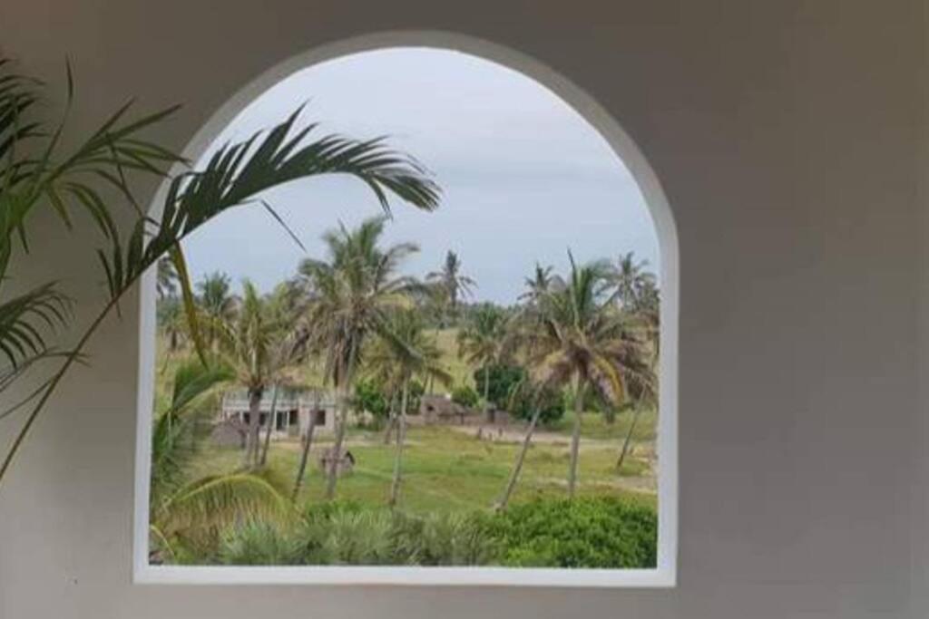 Beachfront Villa in Tofo Beach, Mozambique view 2