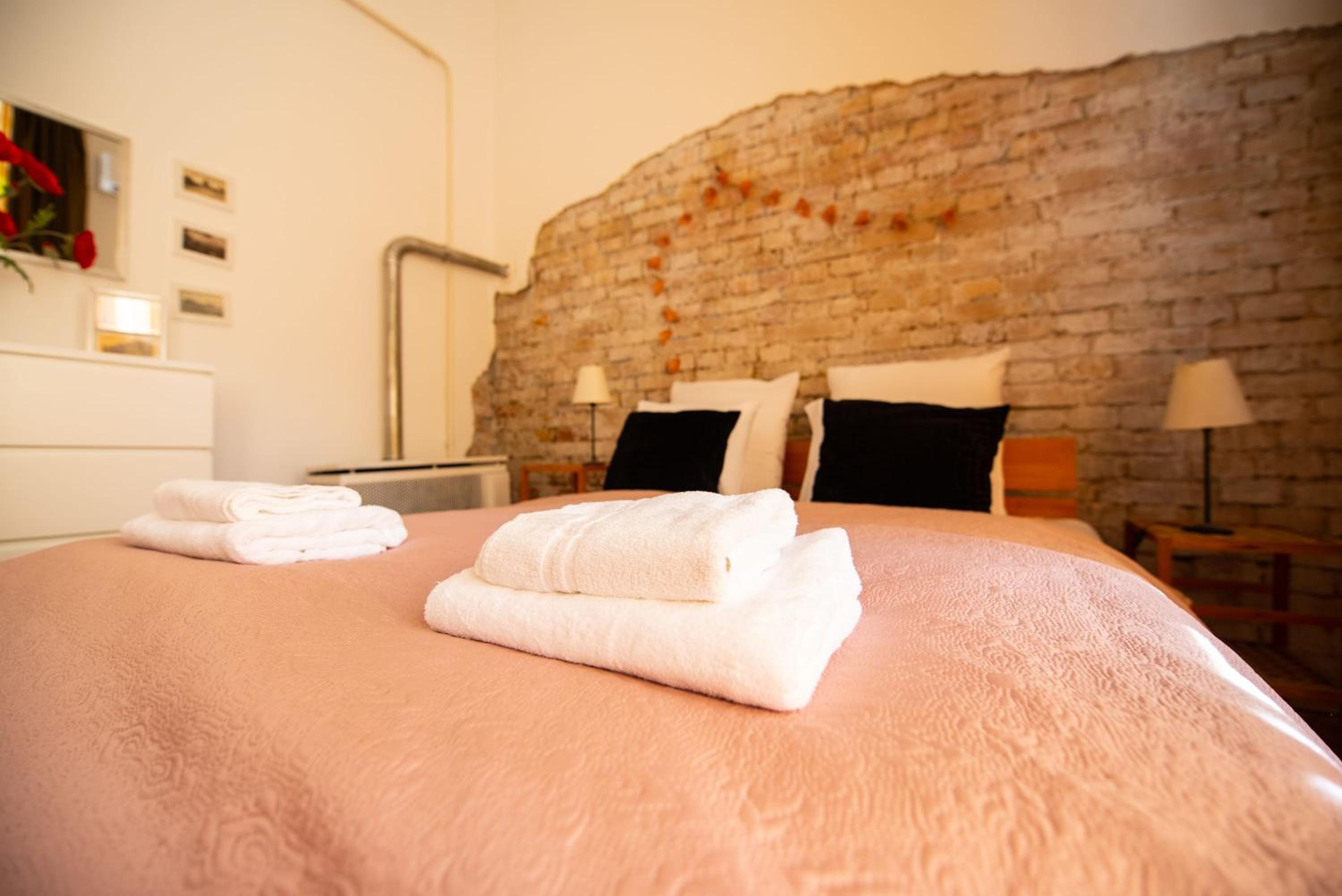 Ultra central cosy AC apartment view 4