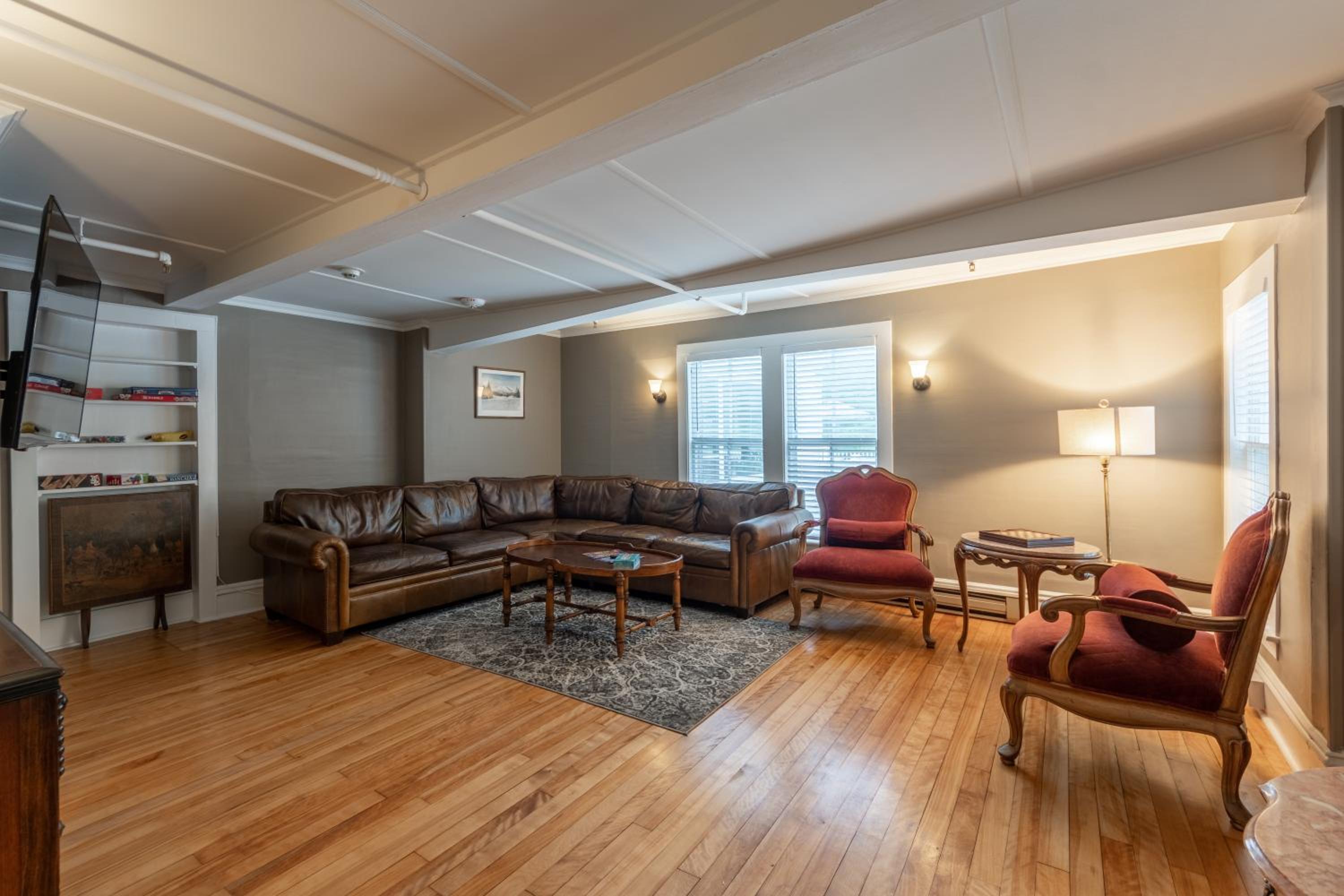Cranmore Mountain Lodge Bed & Breakfast 3