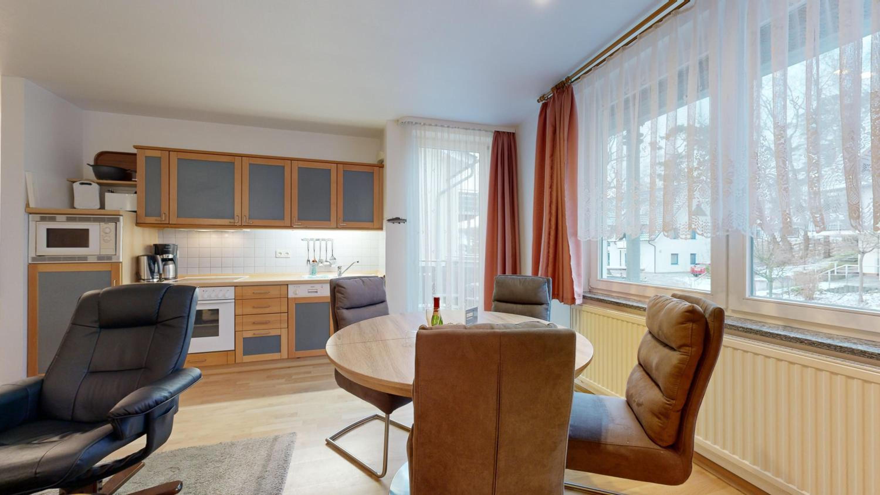 strandnahe FeWo mit Schwimmbad im Haus, a cappella 63, Binz