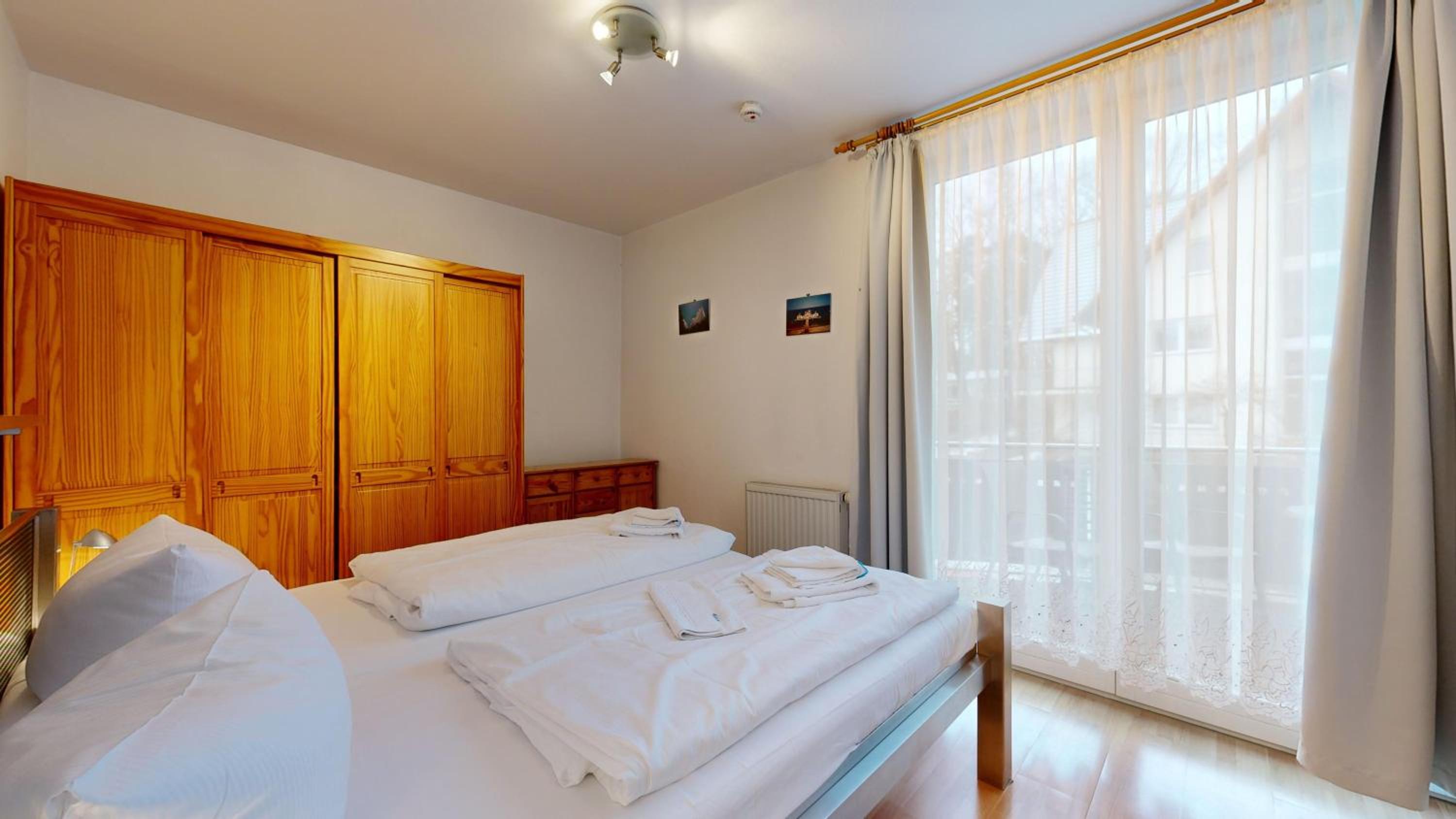 strandnahe FeWo mit Schwimmbad im Haus, a cappella 63, Binz