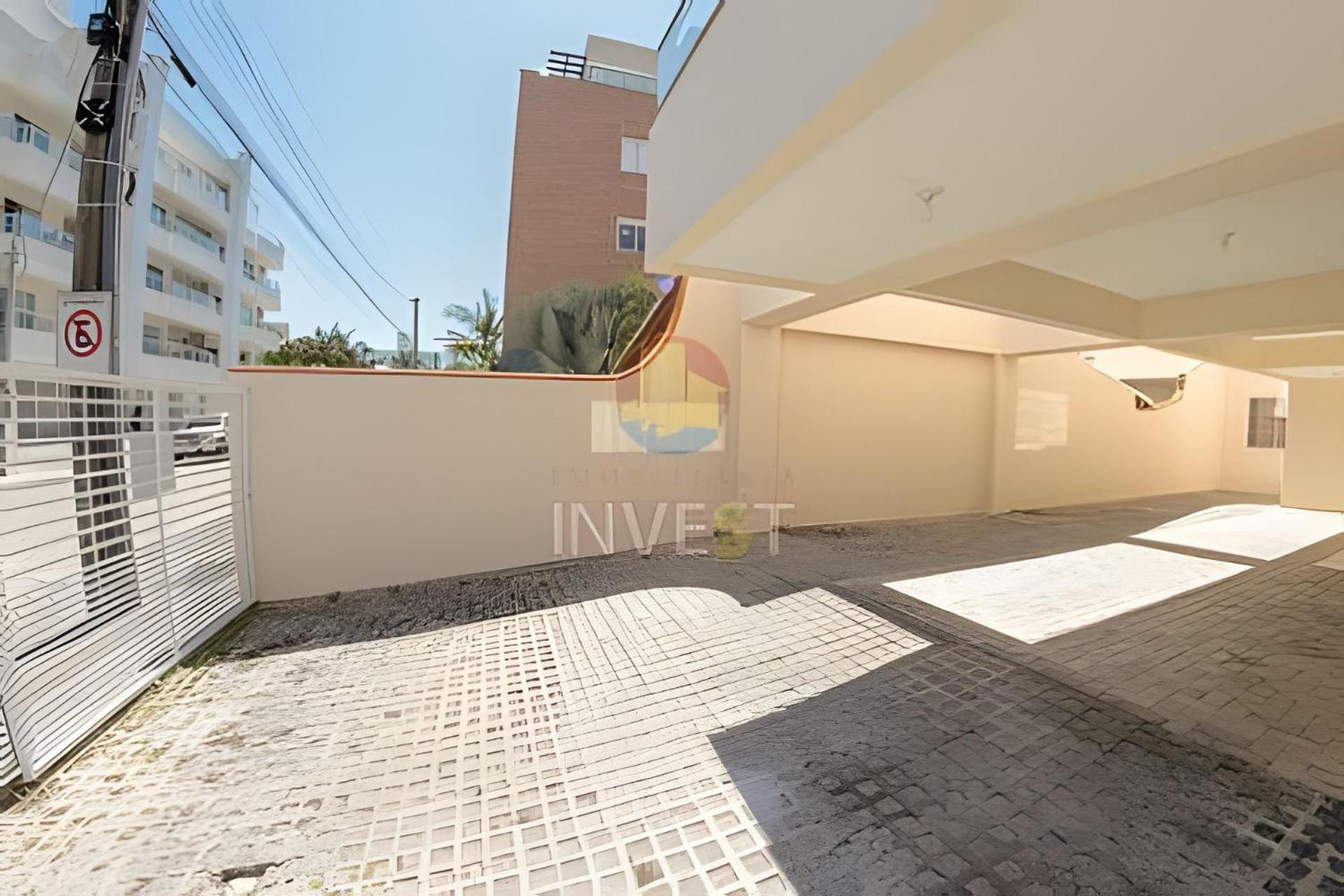 Apartamento com 02 dormitórios na Praia de Bombas