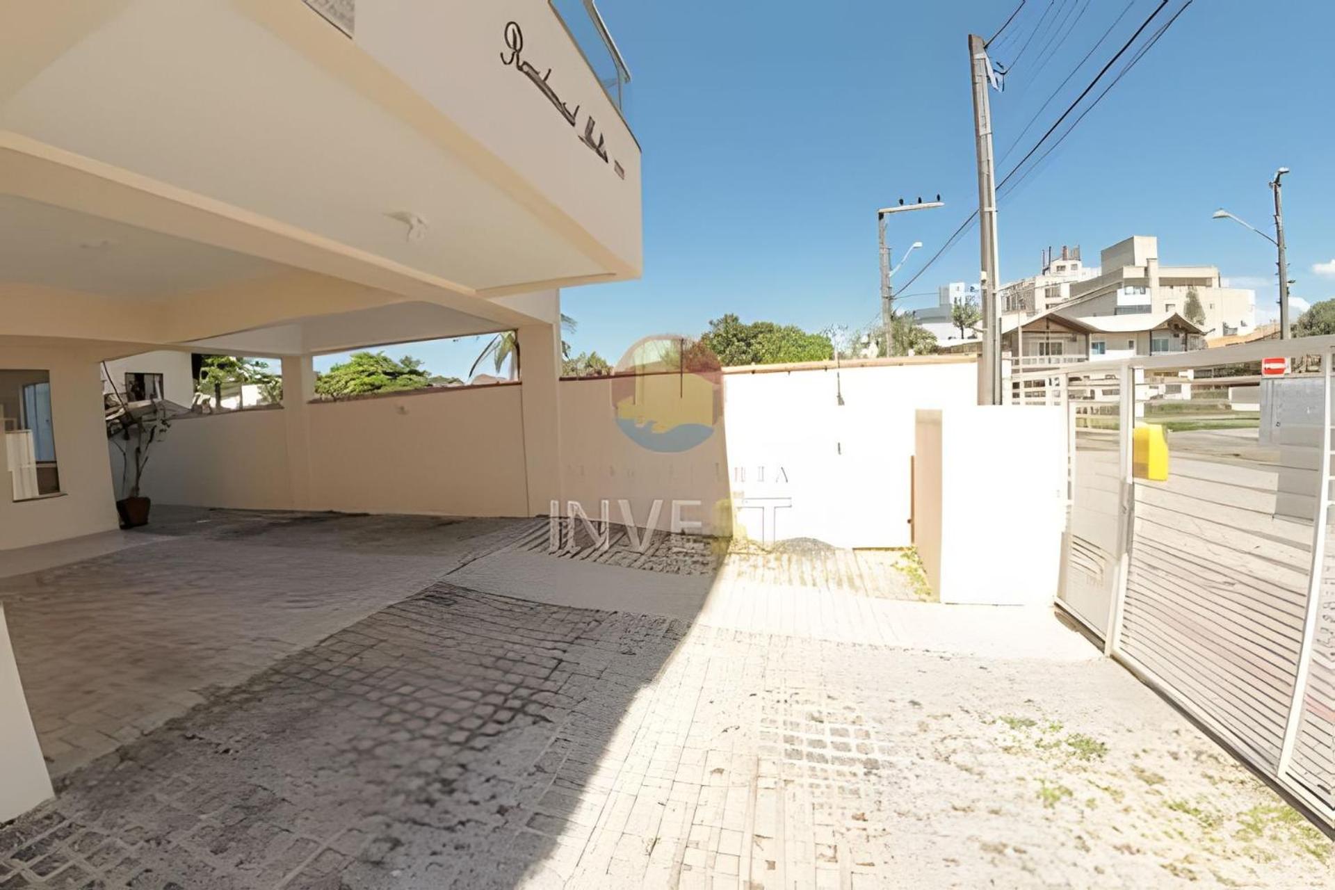 Apartamento com 02 dormitórios na Praia de Bombas