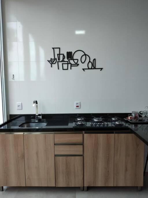 Casa com Piscina e ótimo custo benefício!!
